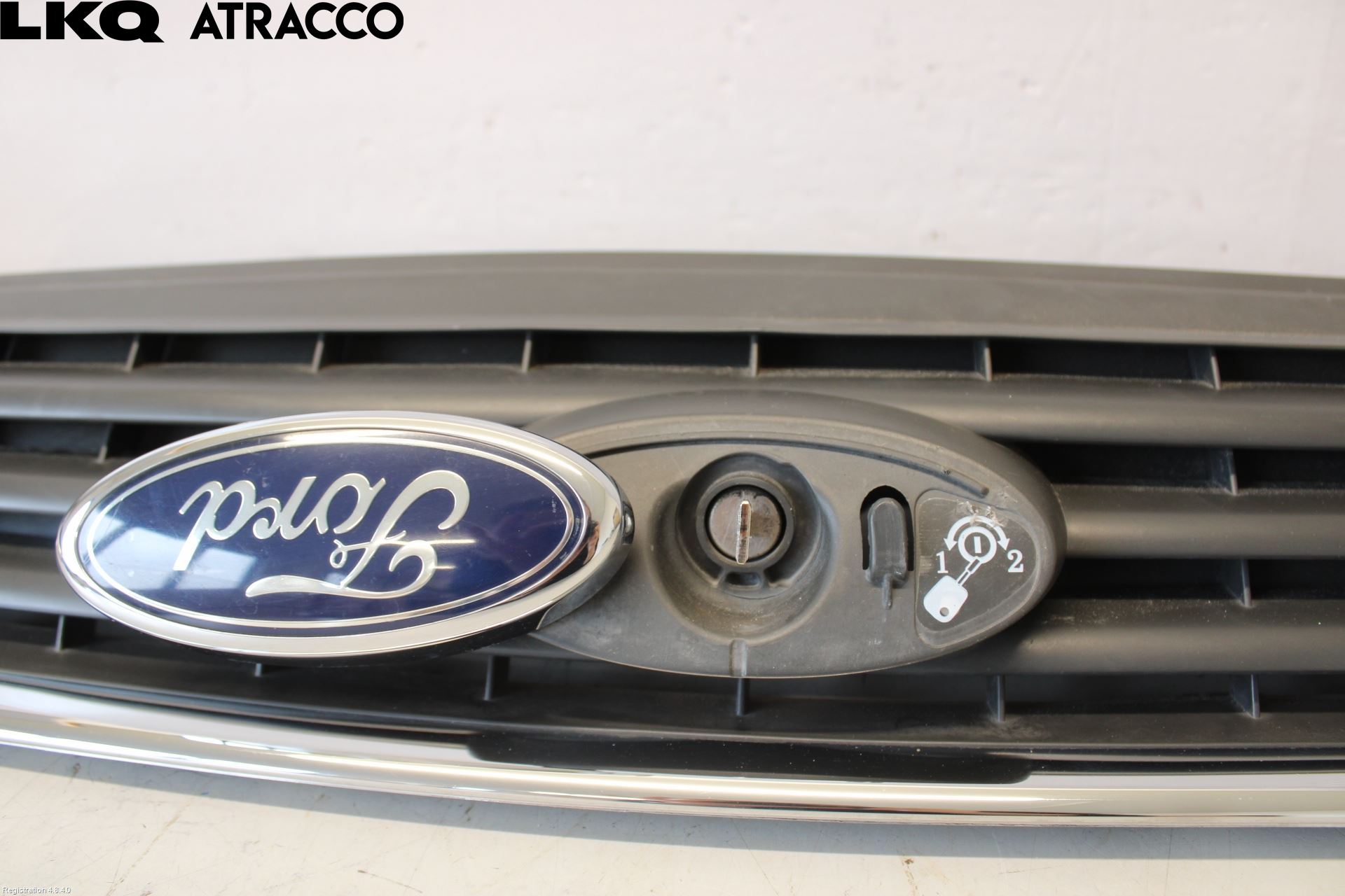 Ford KUGA 08-12 Grill Komplett