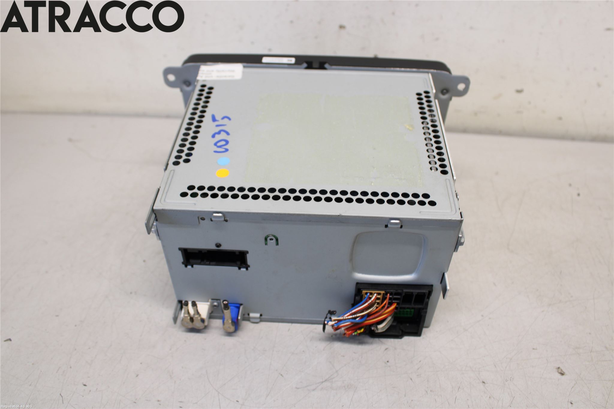 Volkswagen VW CADDY      04-10 Stereo Radio Med Cd