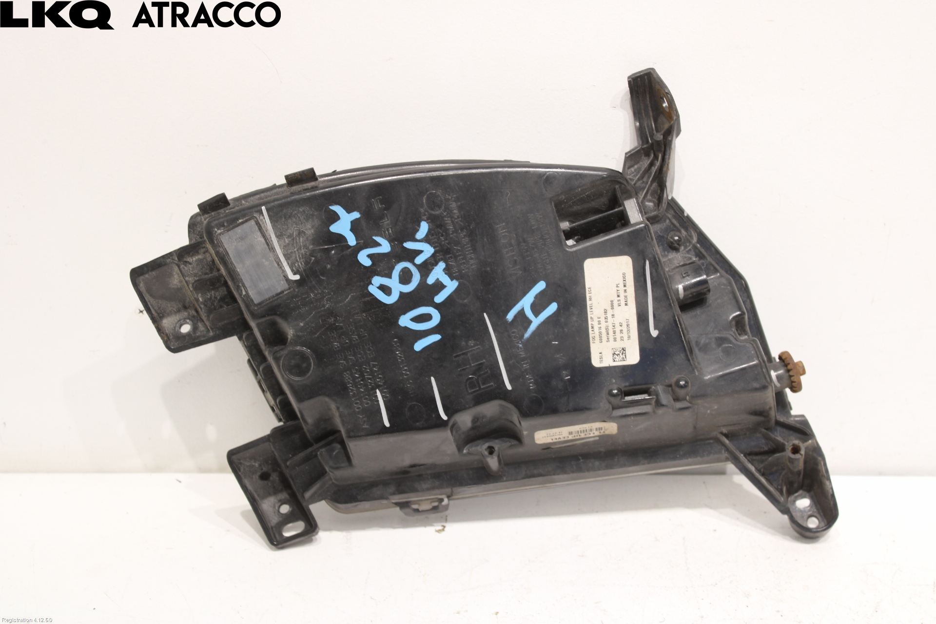 Tesla MODEL S 13- Frontlykt-Kurve-Tåkelys