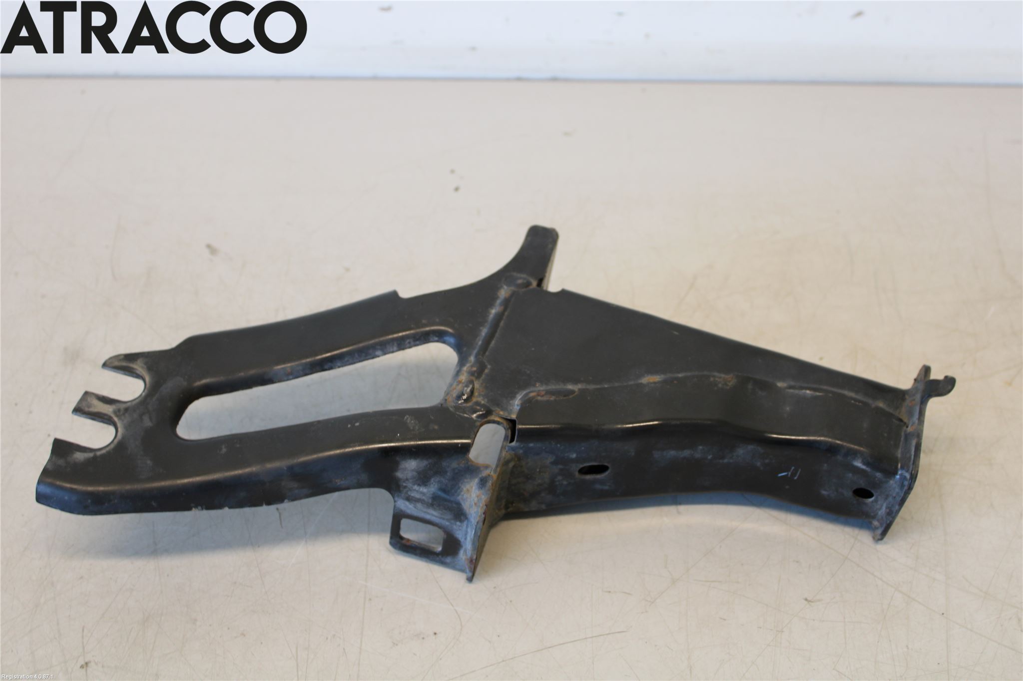 Volvo XC60 09-13 Støtfanger Foran Feste