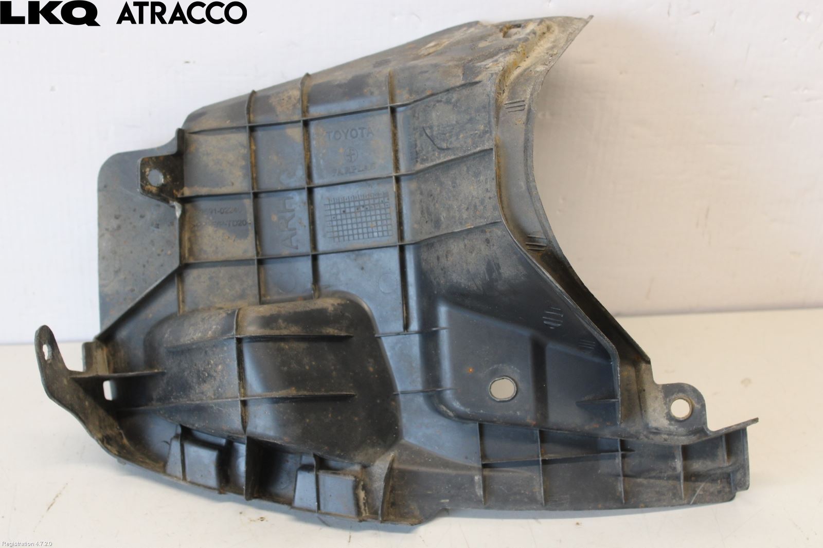 Toyota AURIS 13-19 Støtfangerfeste Bak Høyre