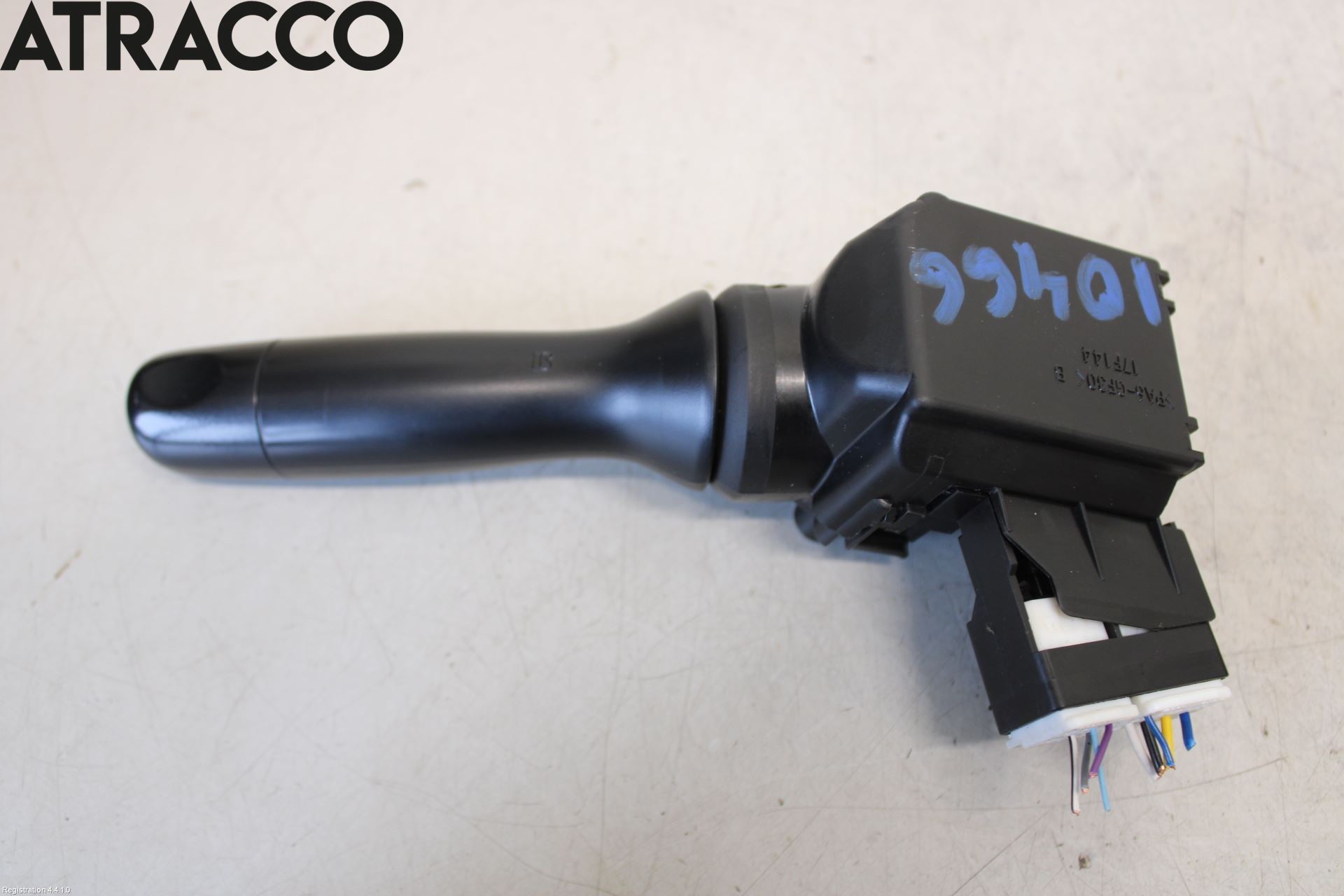 Toyota YARIS XP130 12-14 Bryter Ratt Visker - Spyler