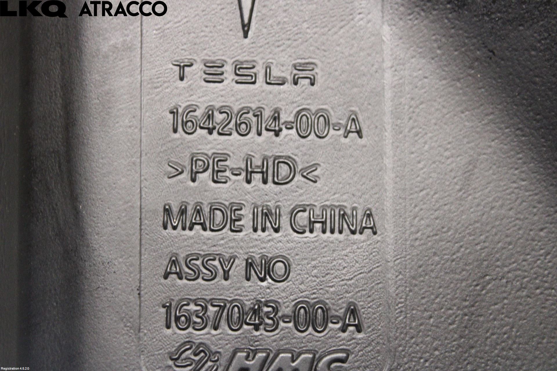 Tesla MODEL 3 17- Spylerbeholder Frontrute-Lykte