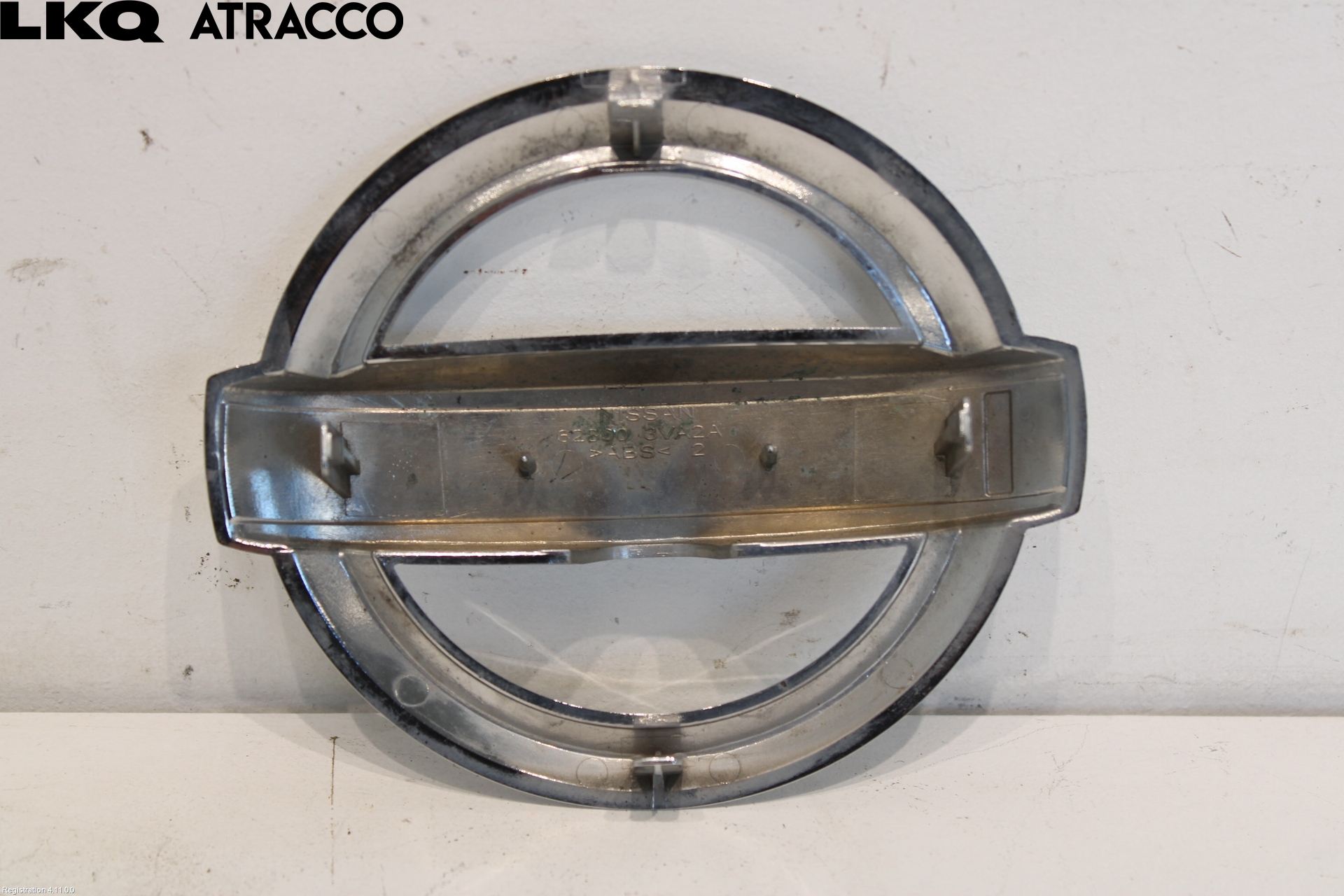 Nissan LEAF 18- Emblem