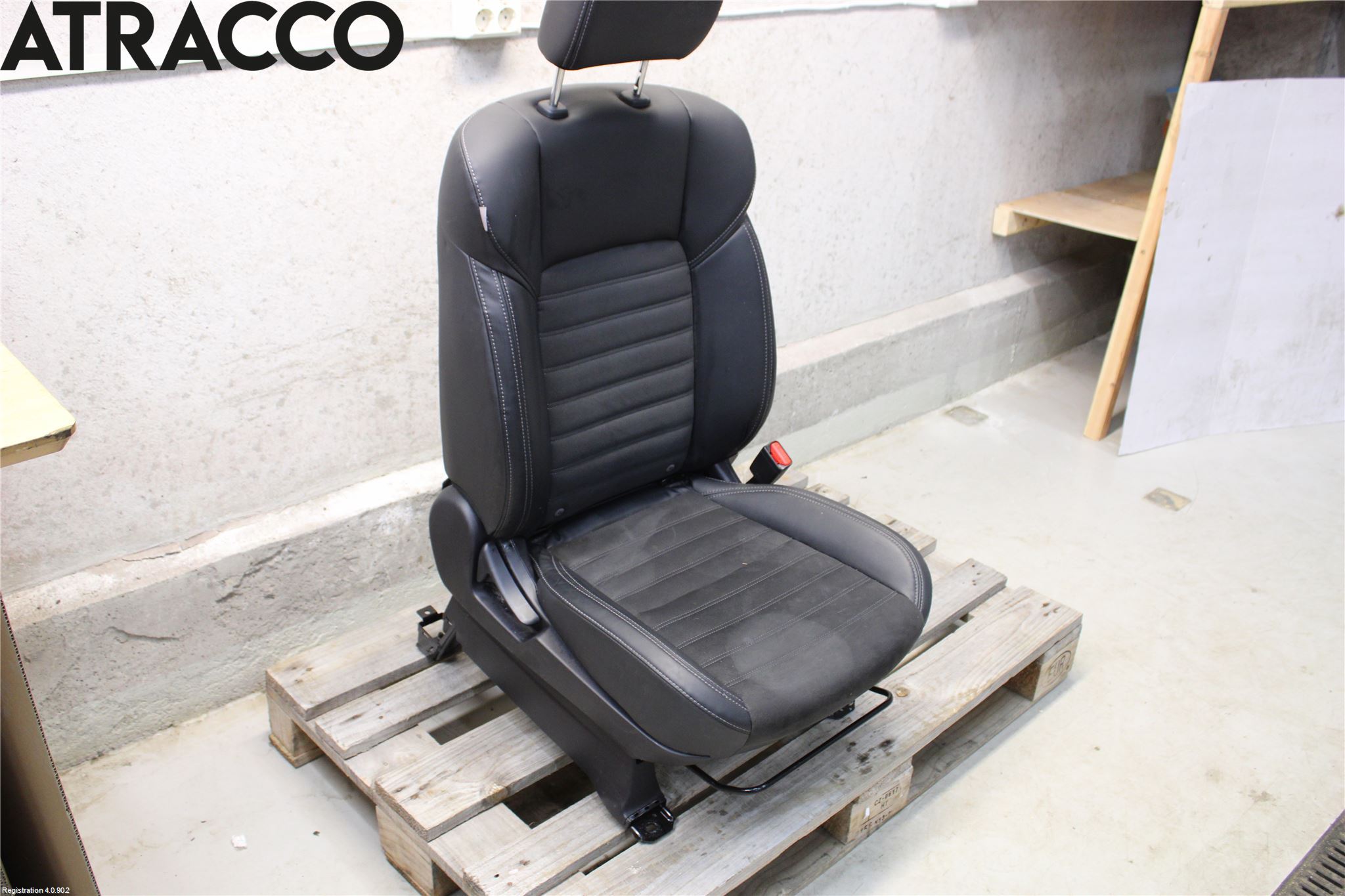 Mitsubishi OUTLANDER 13-21 Innr Sete Foran Høyre