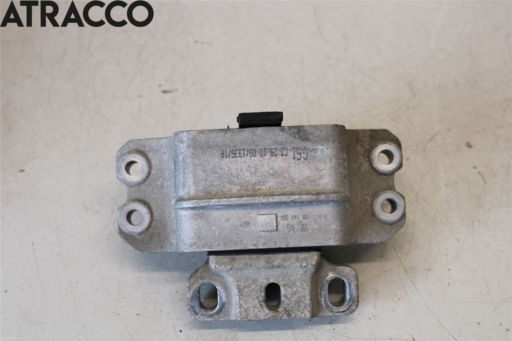 Volkswagen VW GOLF VI 09-13 Motor Feste Gummi