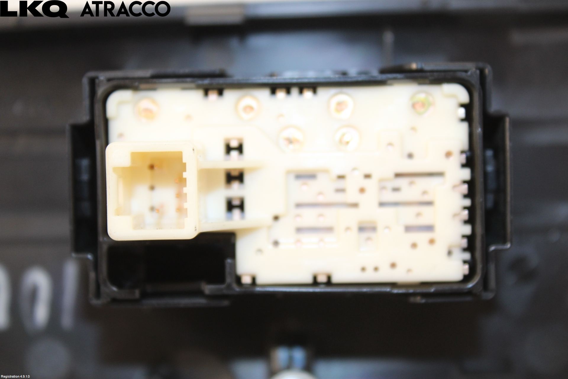 Toyota LANDCRUISER J150 10-23 Bryter Vindusheis