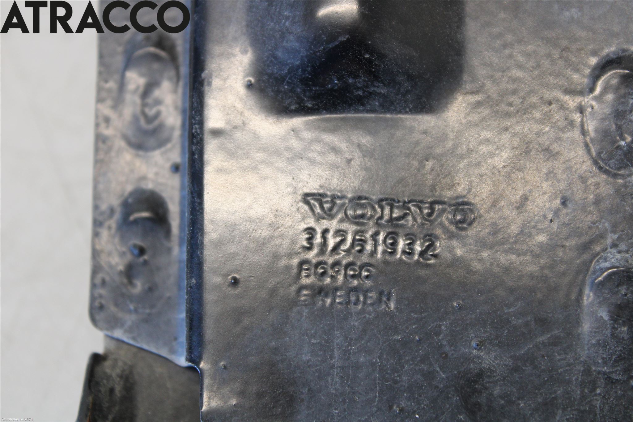 Volvo XC60 09-13 Radiator Feste - Ramme - Bjelk