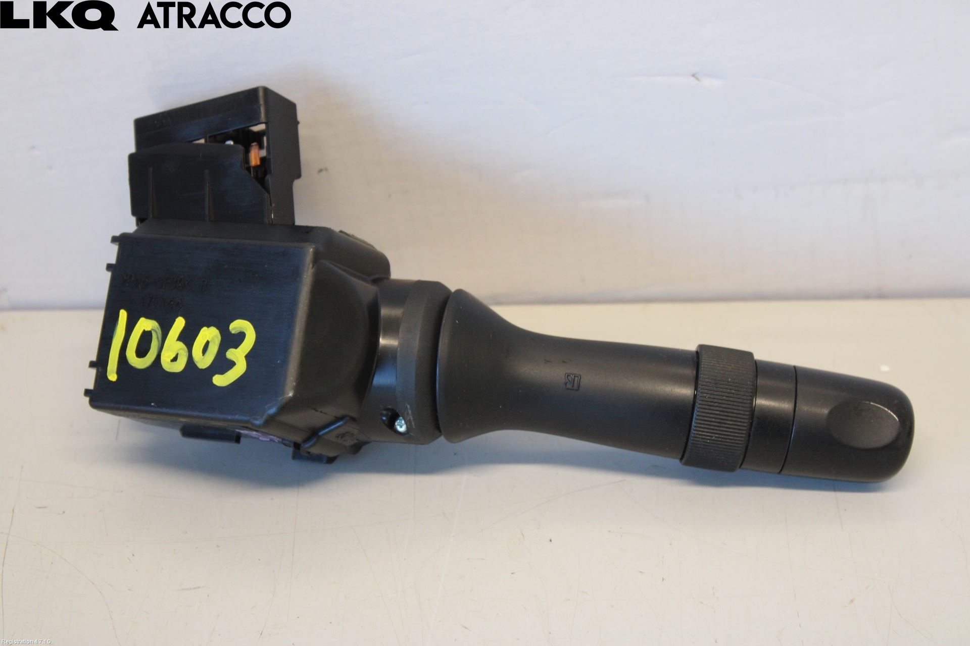 Toyota AVENSIS 09-15 Bryter Ratt Visker - Spyler