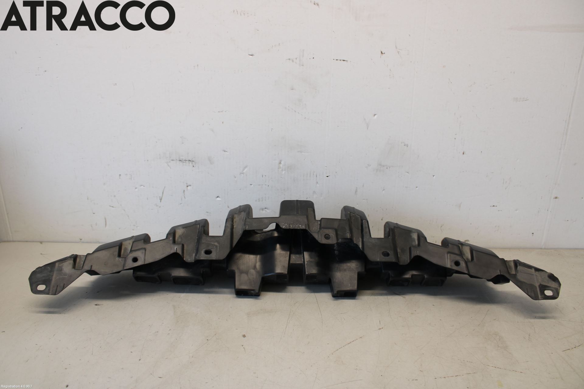 Toyota YARIS XP130 15-20 Grilldel Midt