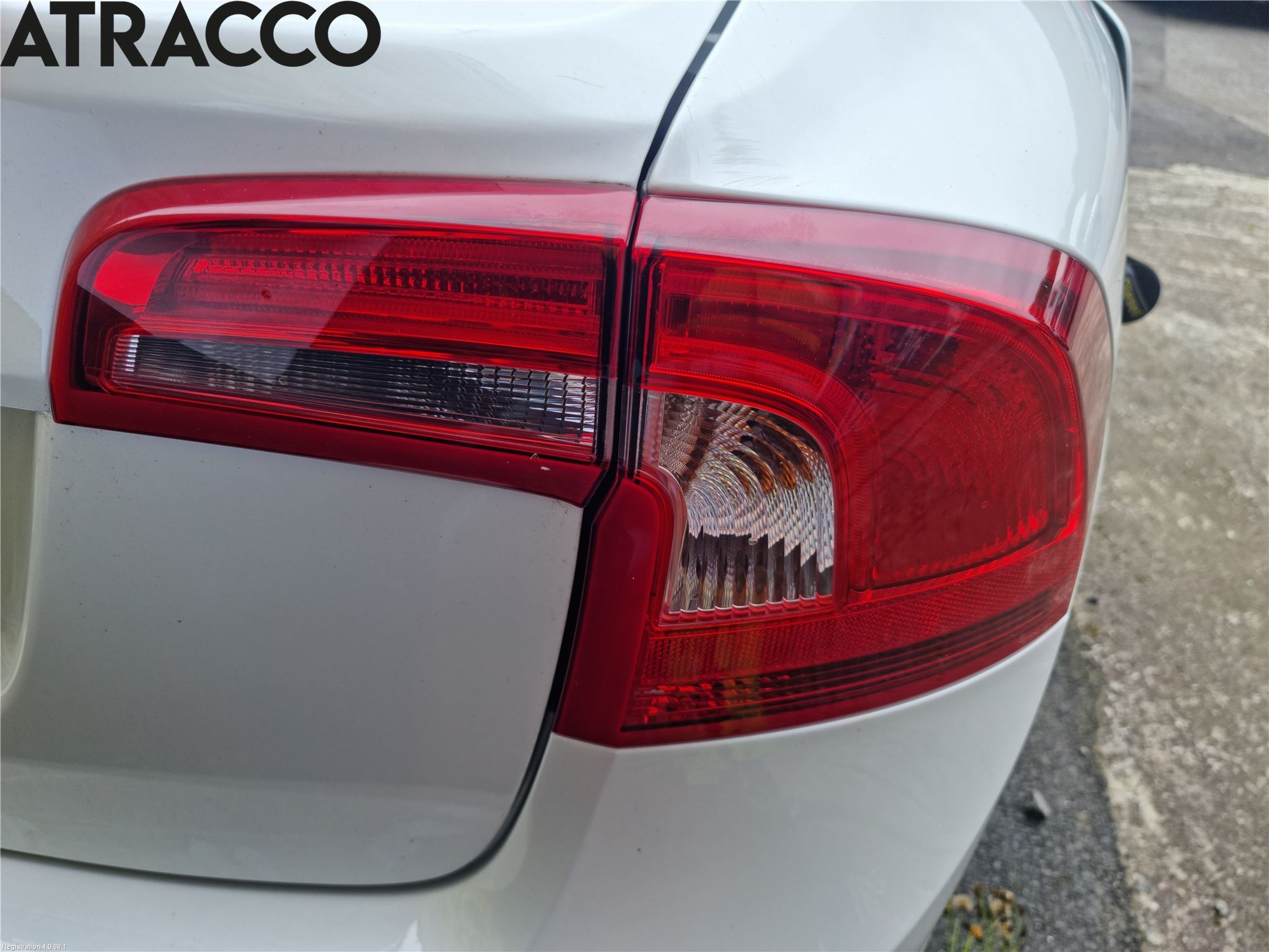 Volvo S60 14-18 Baklykt Høyre  På Luke(Indre)