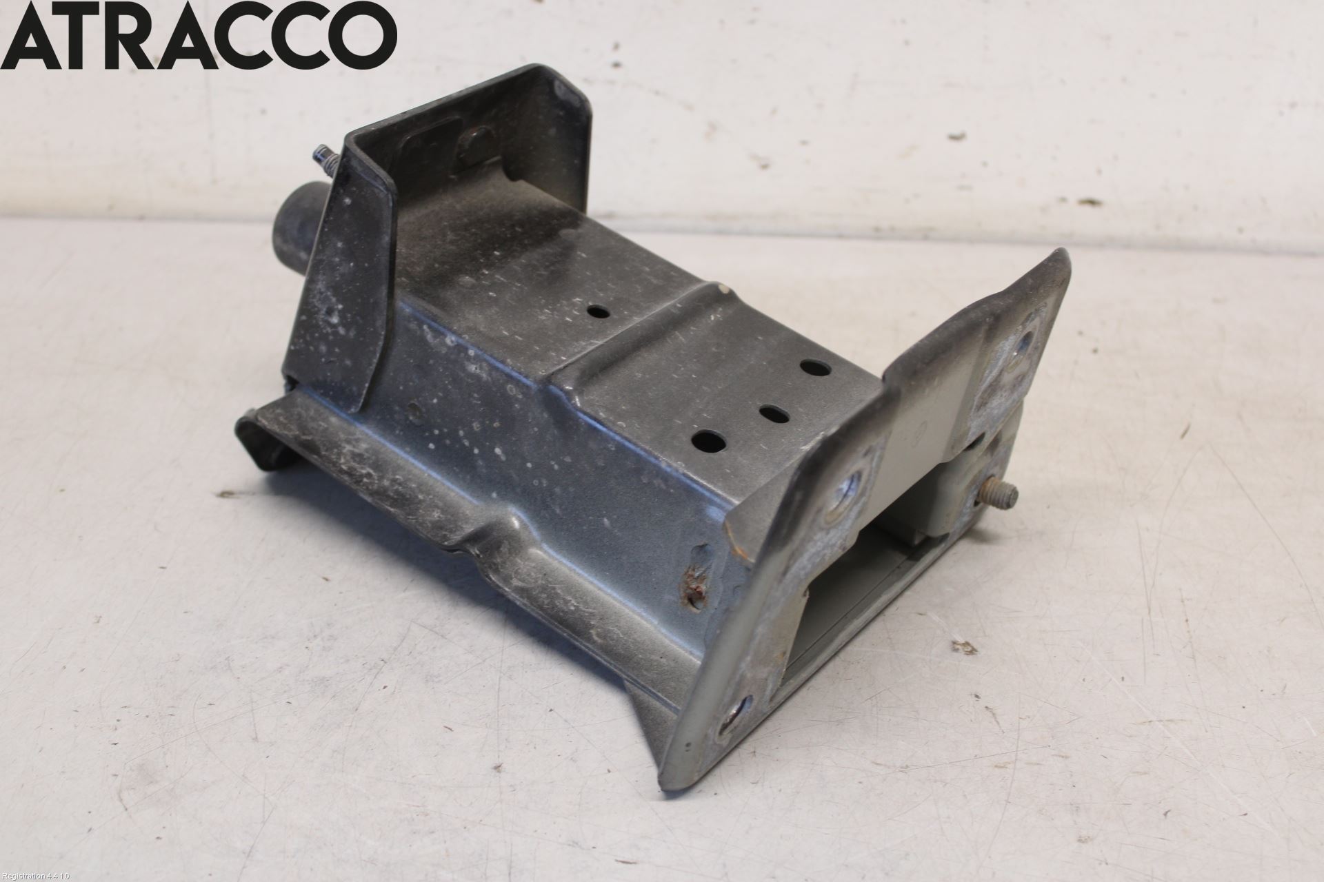 Nissan LEAF 18- Støtfanger Foran Feste