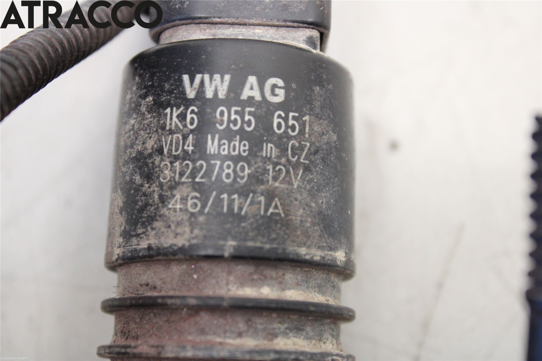 Volkswagen VW CADDY      04-10 Spylerpumpe Frontrute