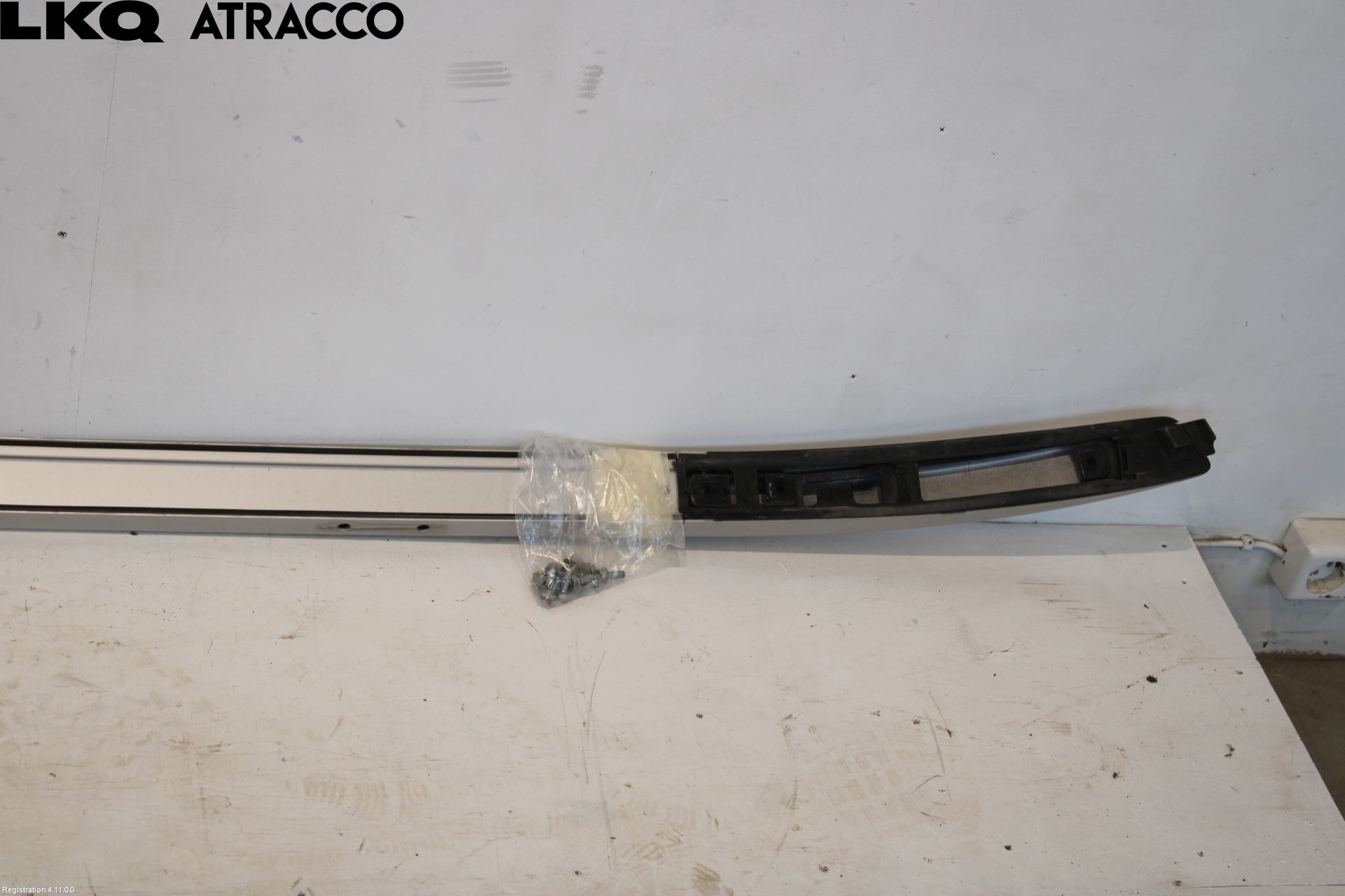 Mitsubishi OUTLANDER 13-21 Takrails - Stativ