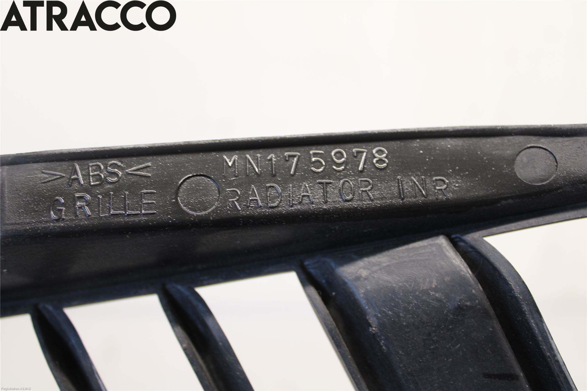 Mitsubishi OUTLANDER 01-07 Grilldel Høyre