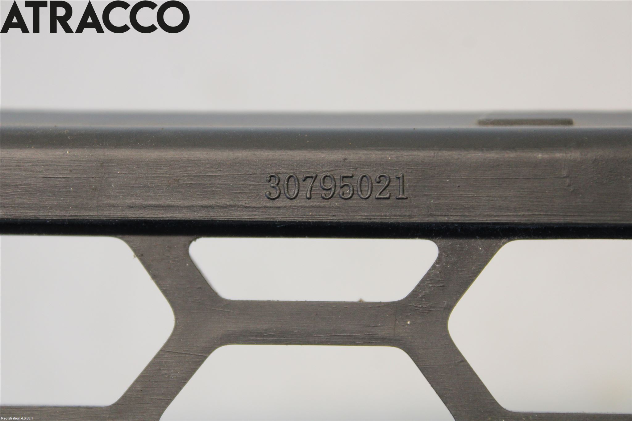 Volvo V60 11-13 Grilldel Midt