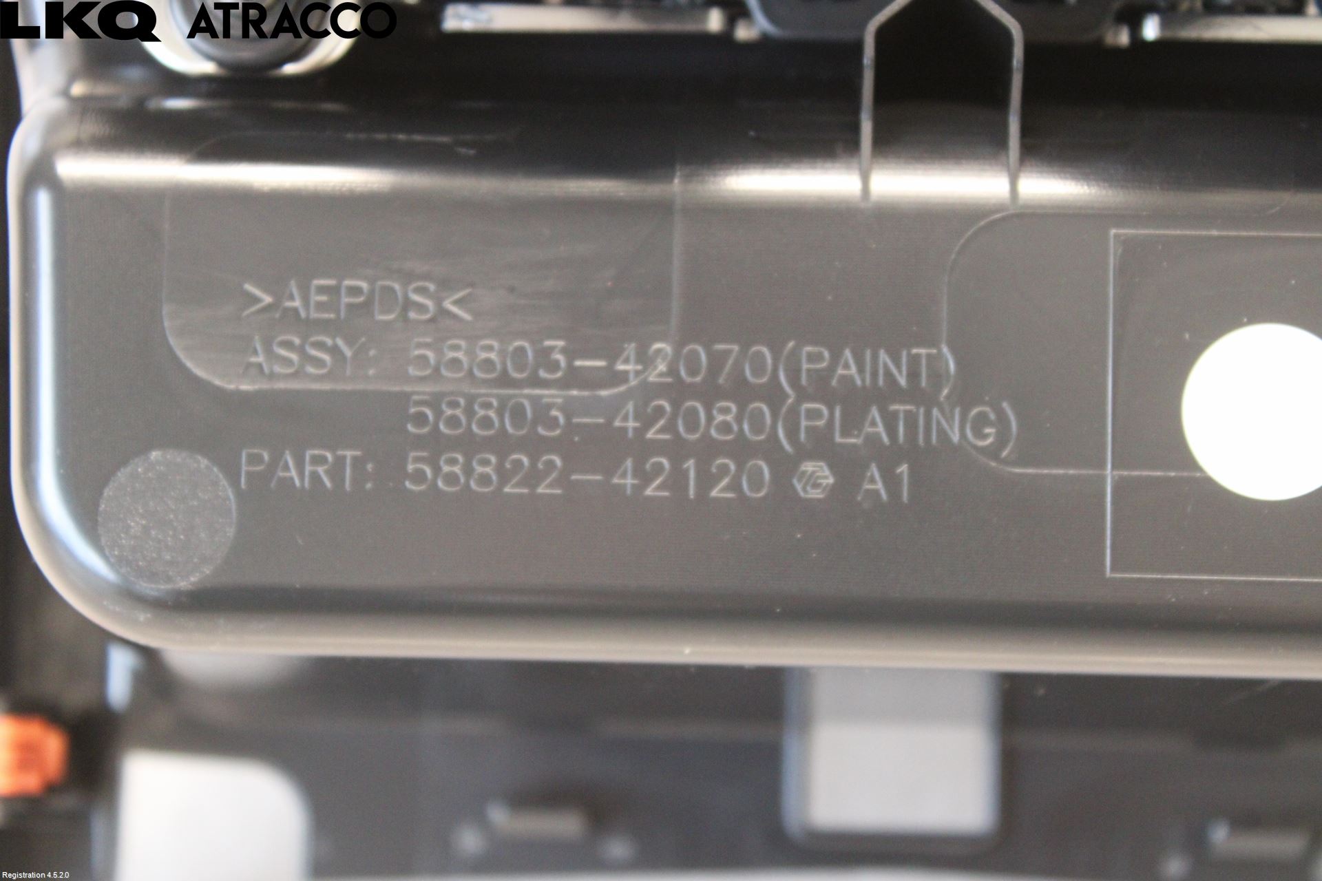 Toyota bZ4X EA10 22- Innr Koppholder