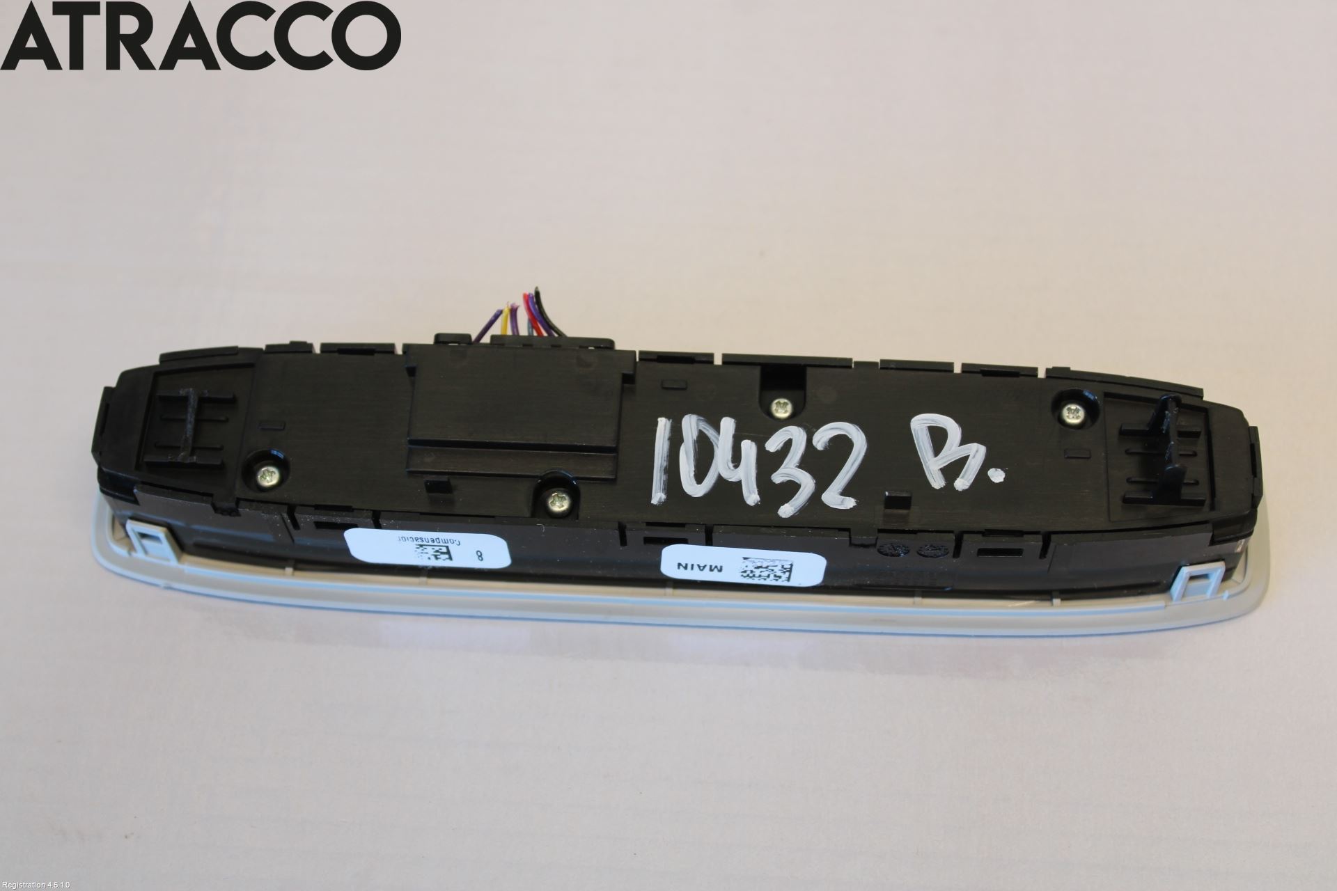 Tesla MODEL 3 17- Innr Taklys