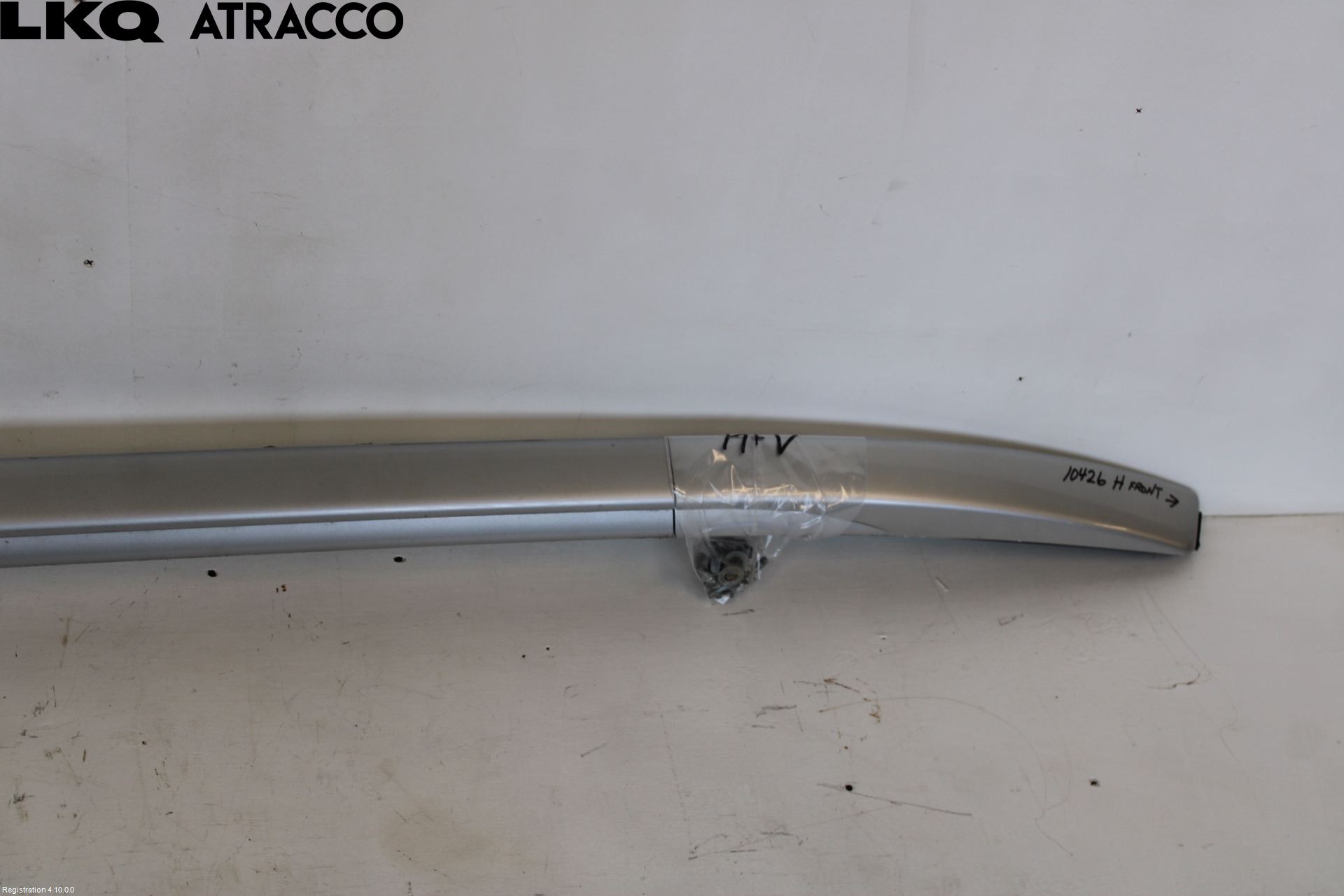 Mitsubishi OUTLANDER 13-21 Takrails - Stativ
