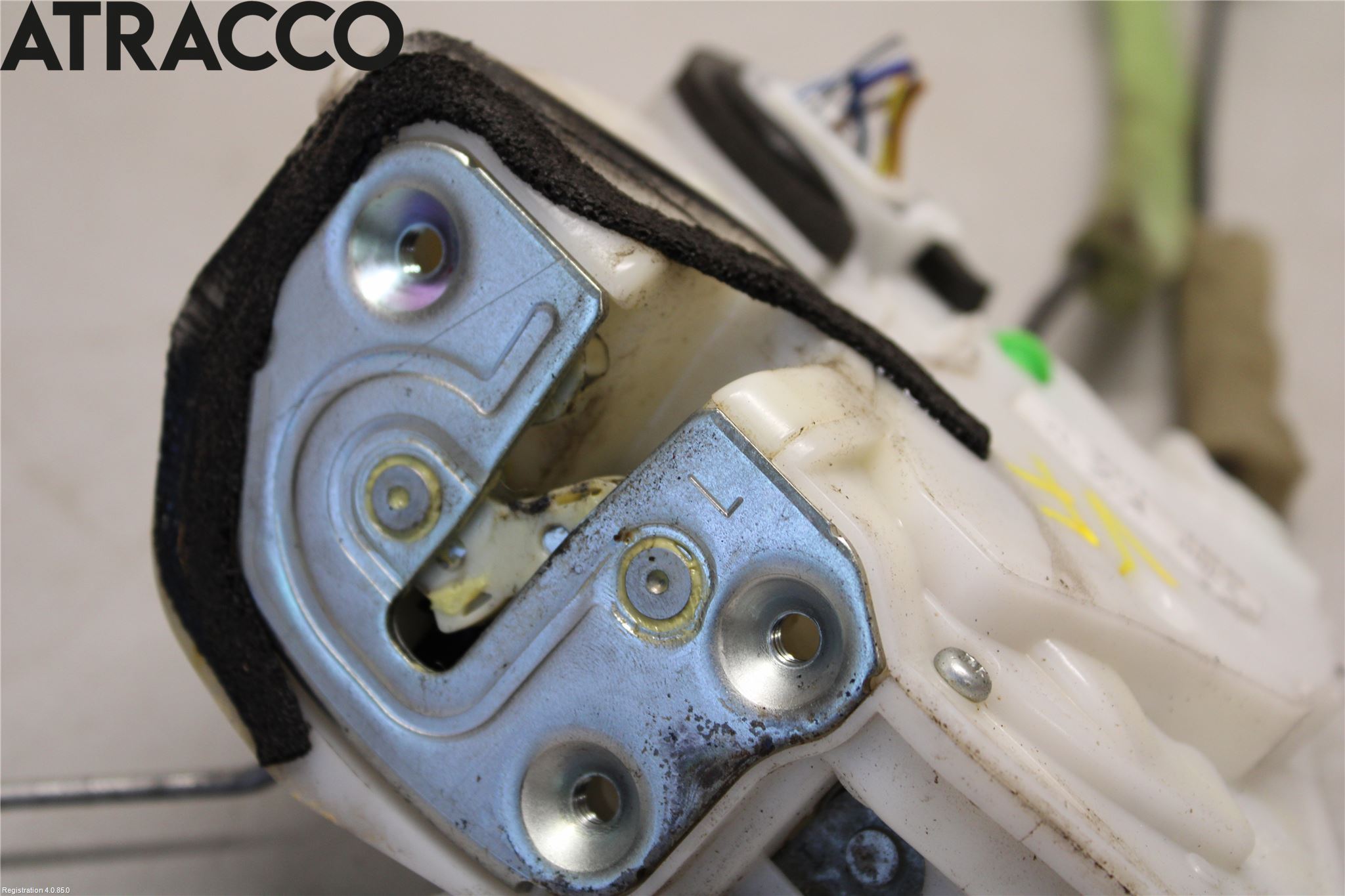 Mazda 5 05-10 Dørlås - Låsekasse