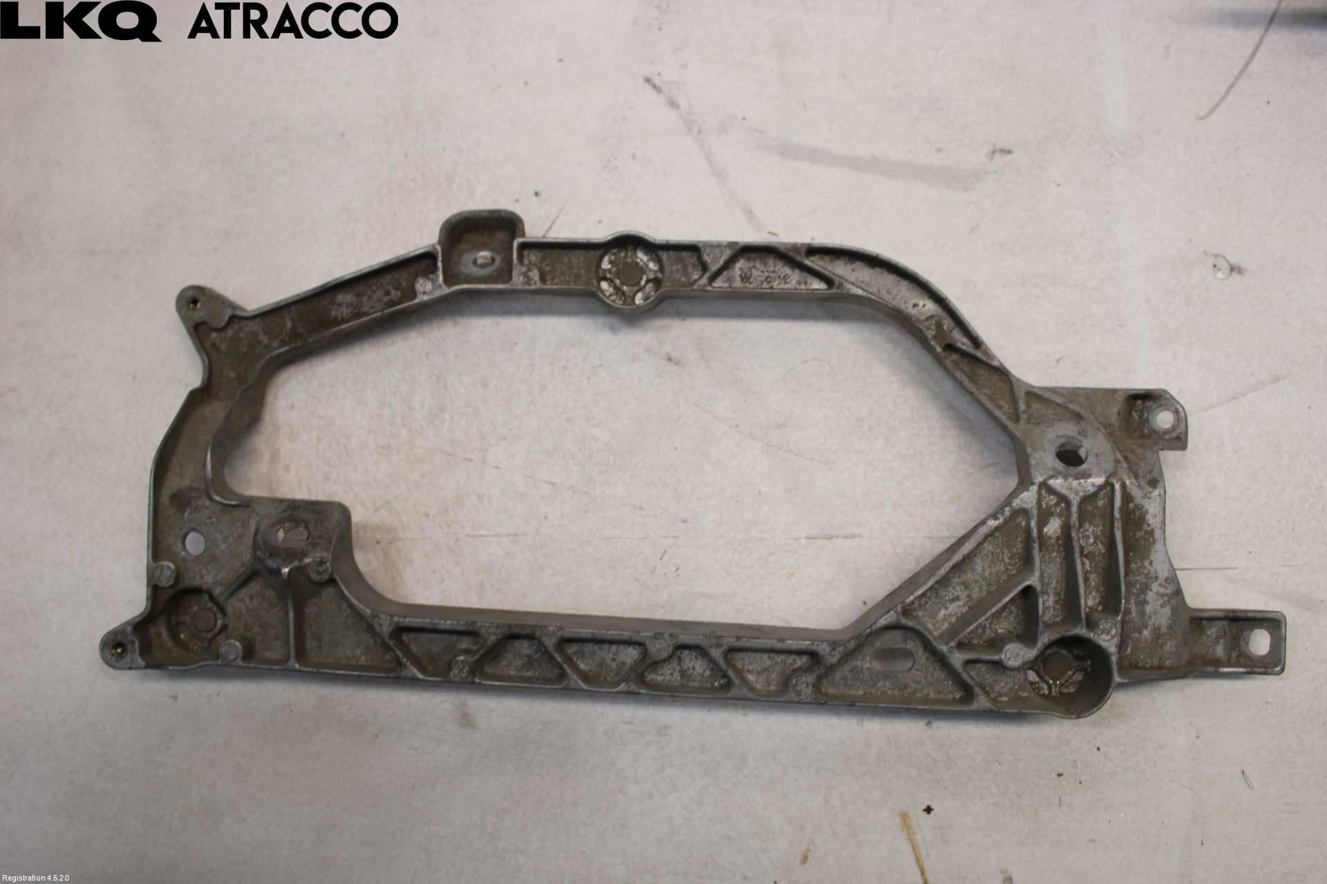 Porsche TAYCAN 20- Ac Kompressor-Festebrakett