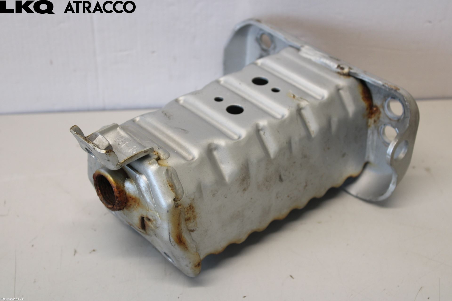 Toyota YARIS XP130 15-20 Støtfanger Foran Feste