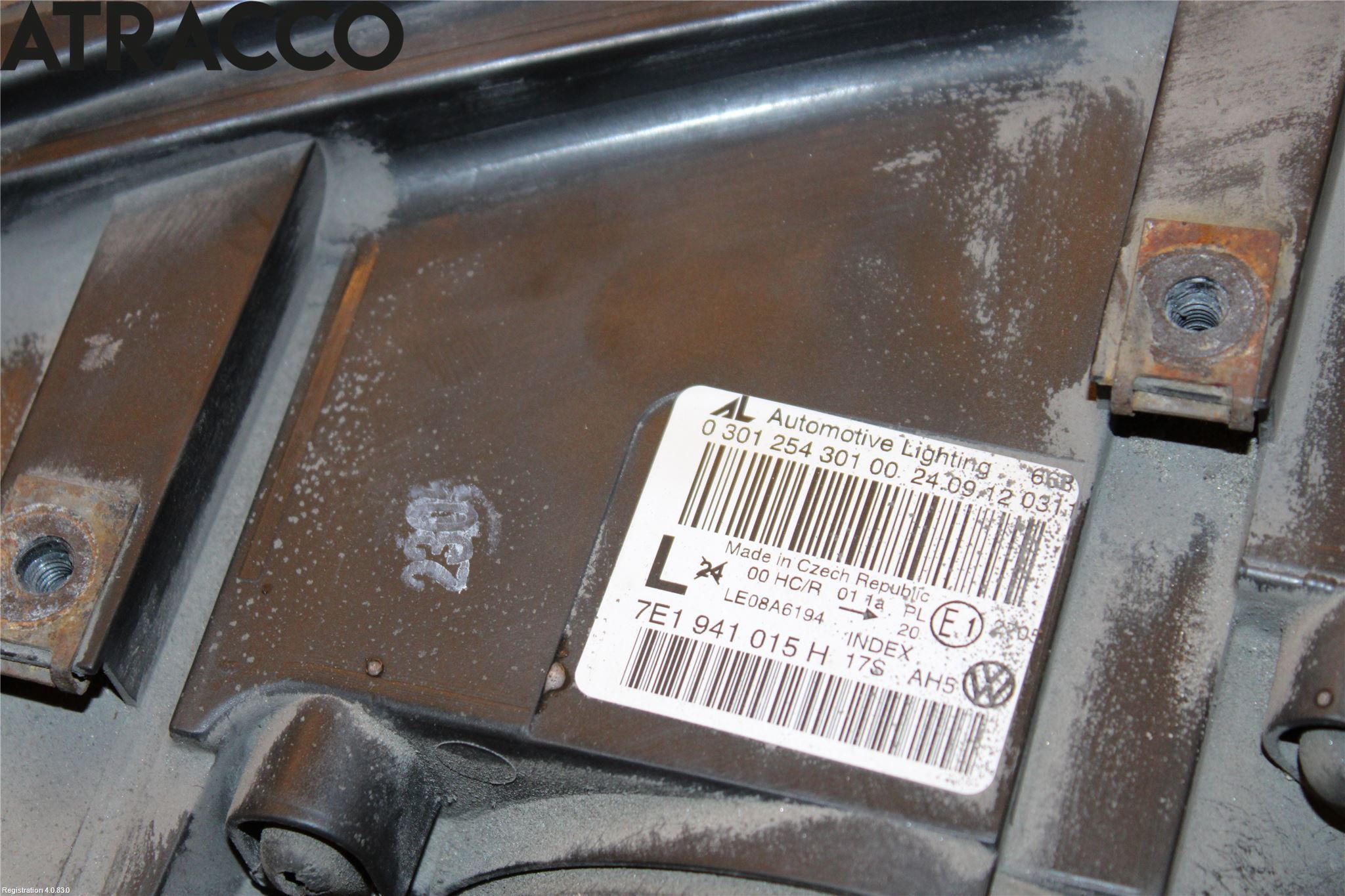 Volkswagen VW TRANSP/CARAVELLE (T5) 04-15 Frontlykt Venstre