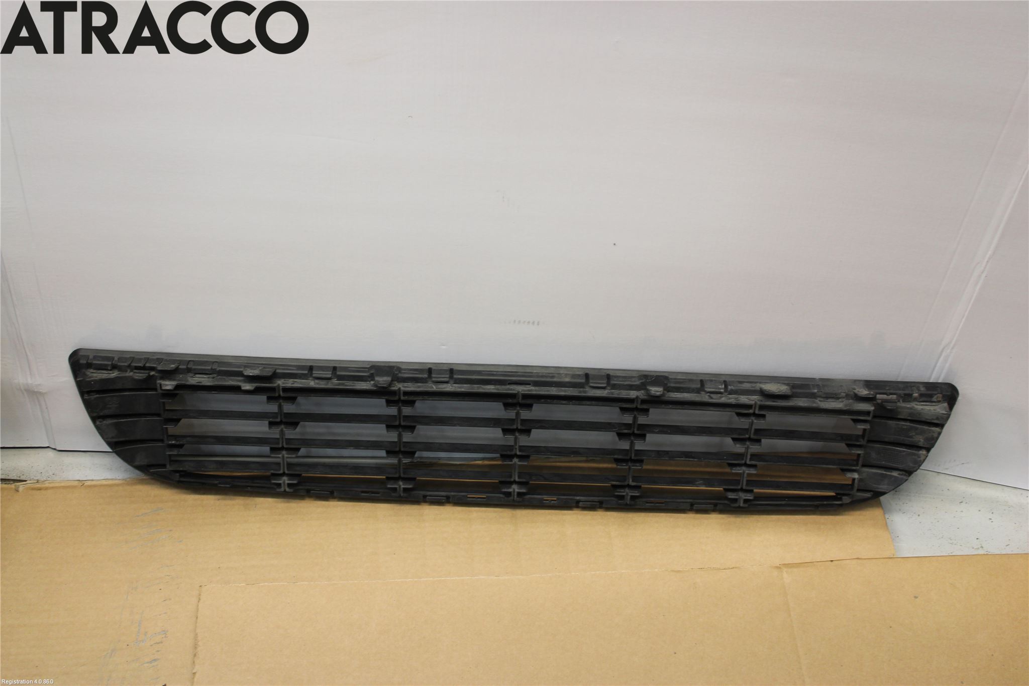 Peugeot PARTNER 08-15 Grilldel Midt