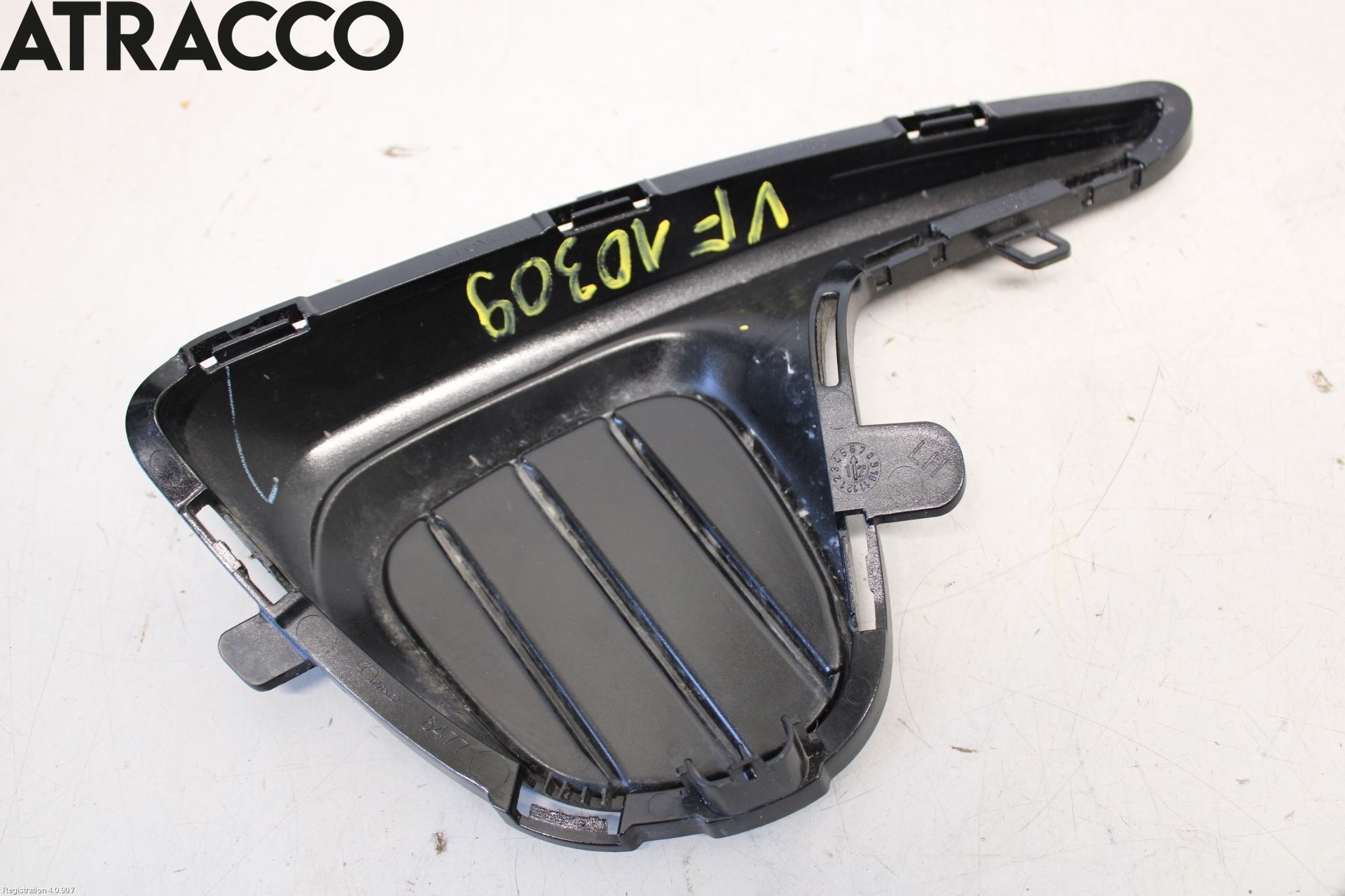 Toyota YARIS XP130 15-20 Grilldel Venstre