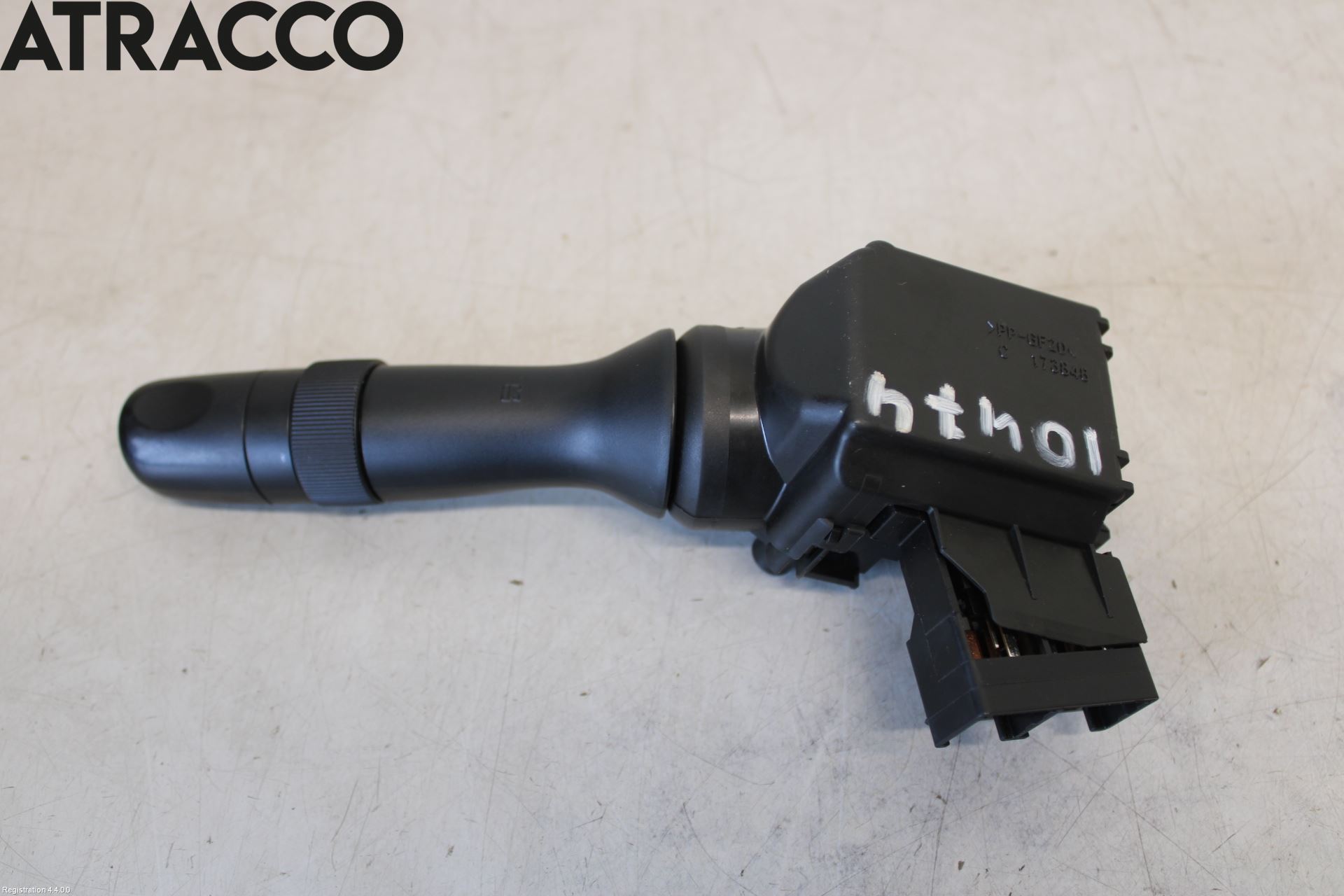 Toyota PRIUS+ ZVW40 12-20 Bryter Ratt Visker - Spyler