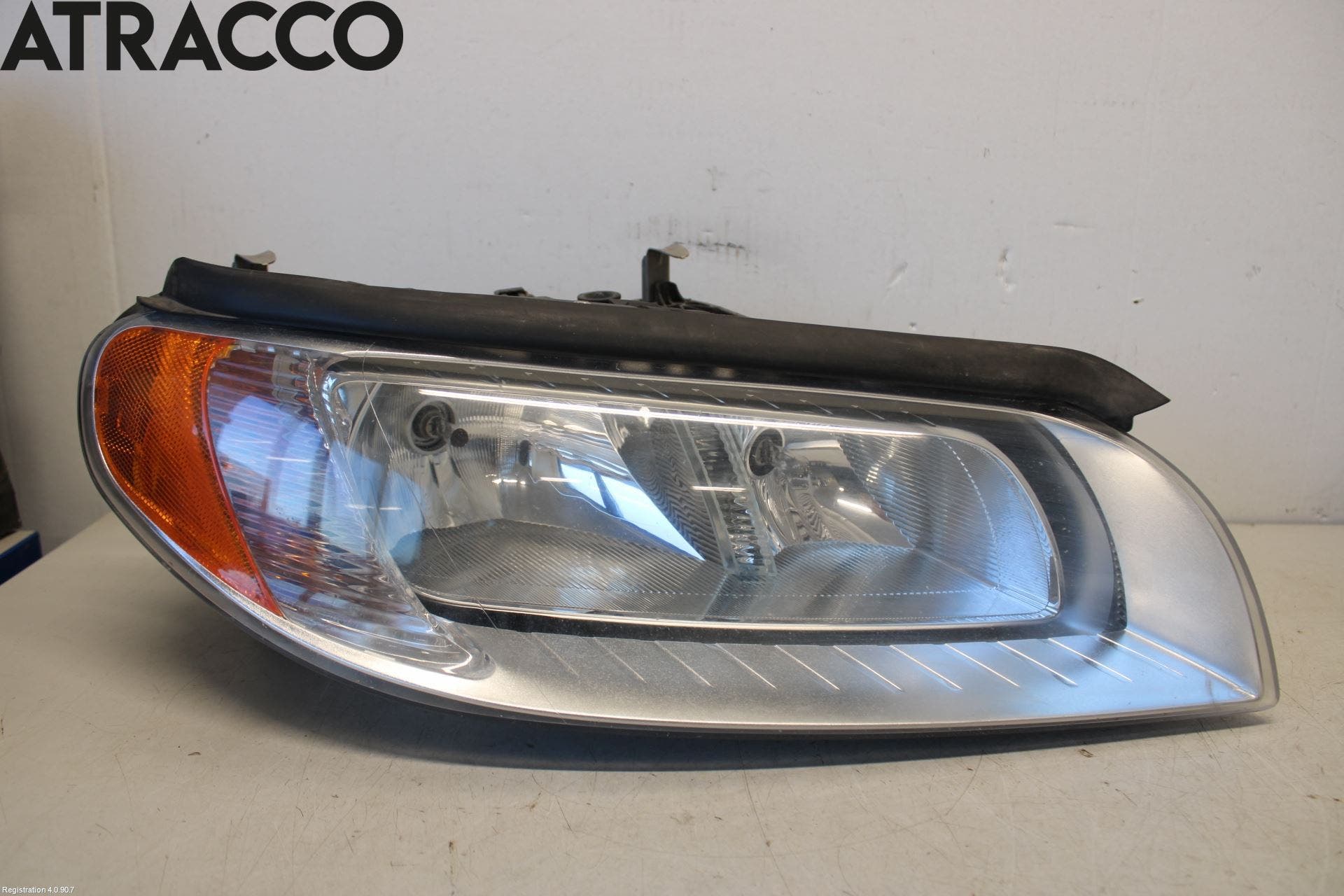 Volvo XC70 08-13 Frontlykt Høyre