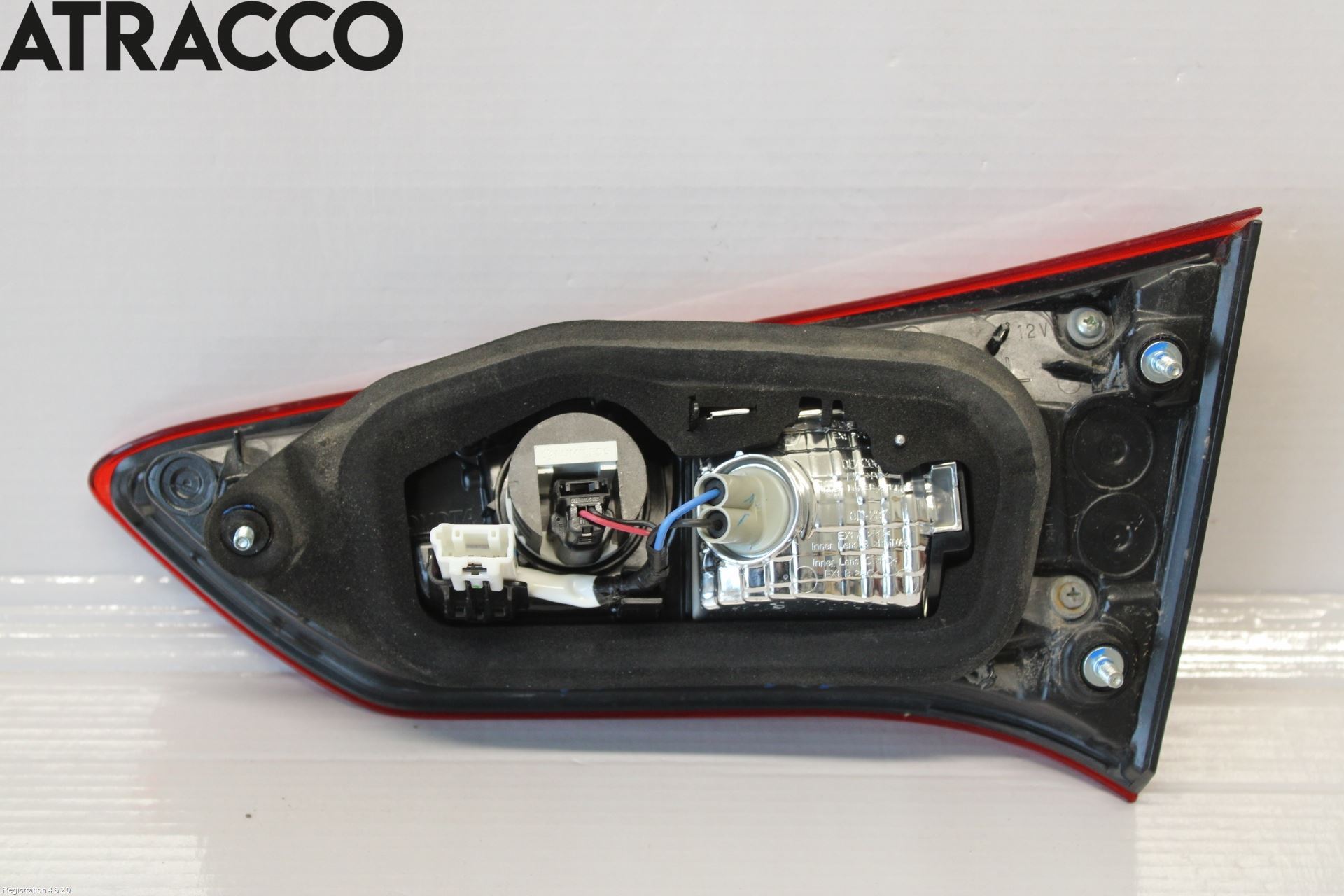 Toyota YARIS XP130 15-20 Baklykt Venstre  På Luke(Indre