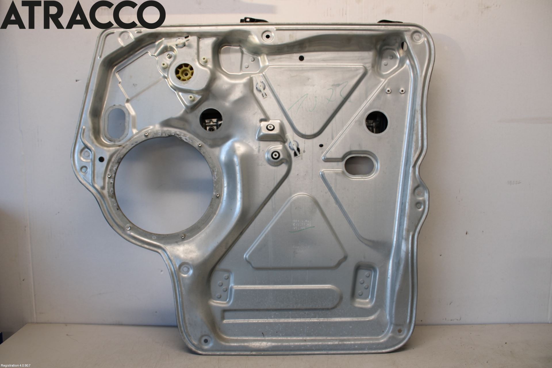 Volkswagen VW TRANSP/CARAVELLE (T5) 04-15 Vindusheis