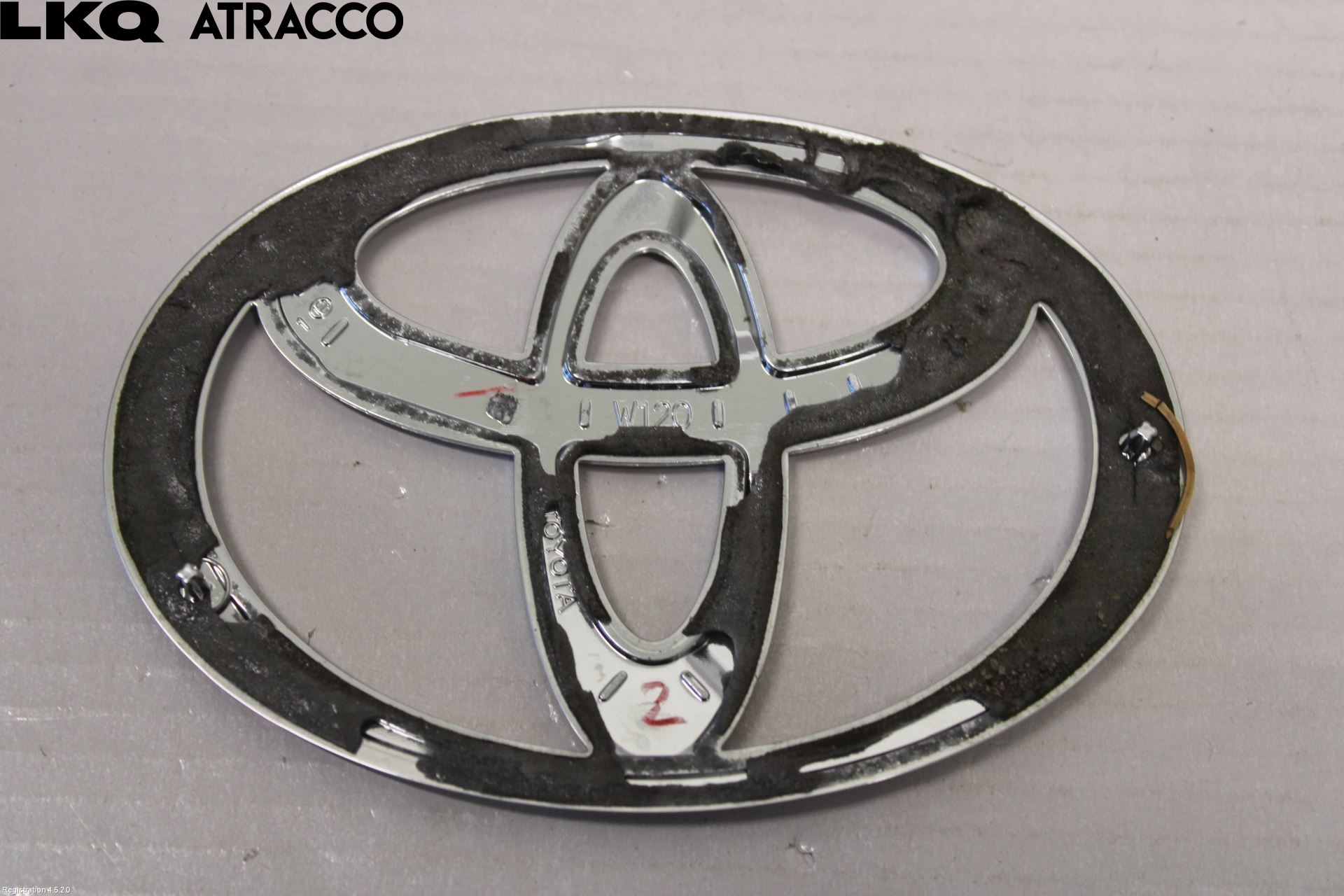 Toyota bZ4X EA10 22- Emblem