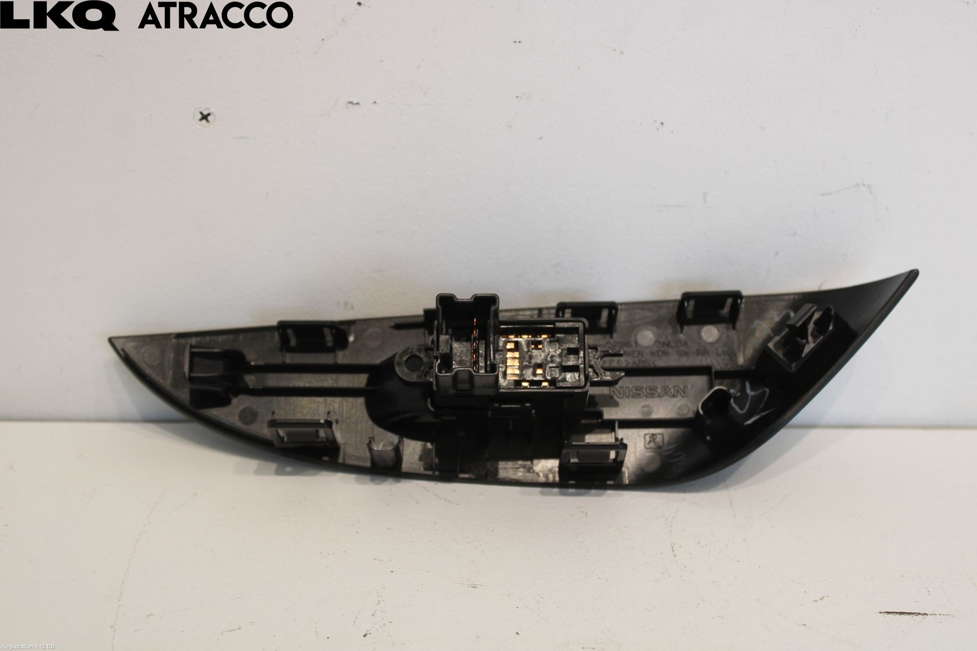 Nissan LEAF 18- Bryter Vindusheis