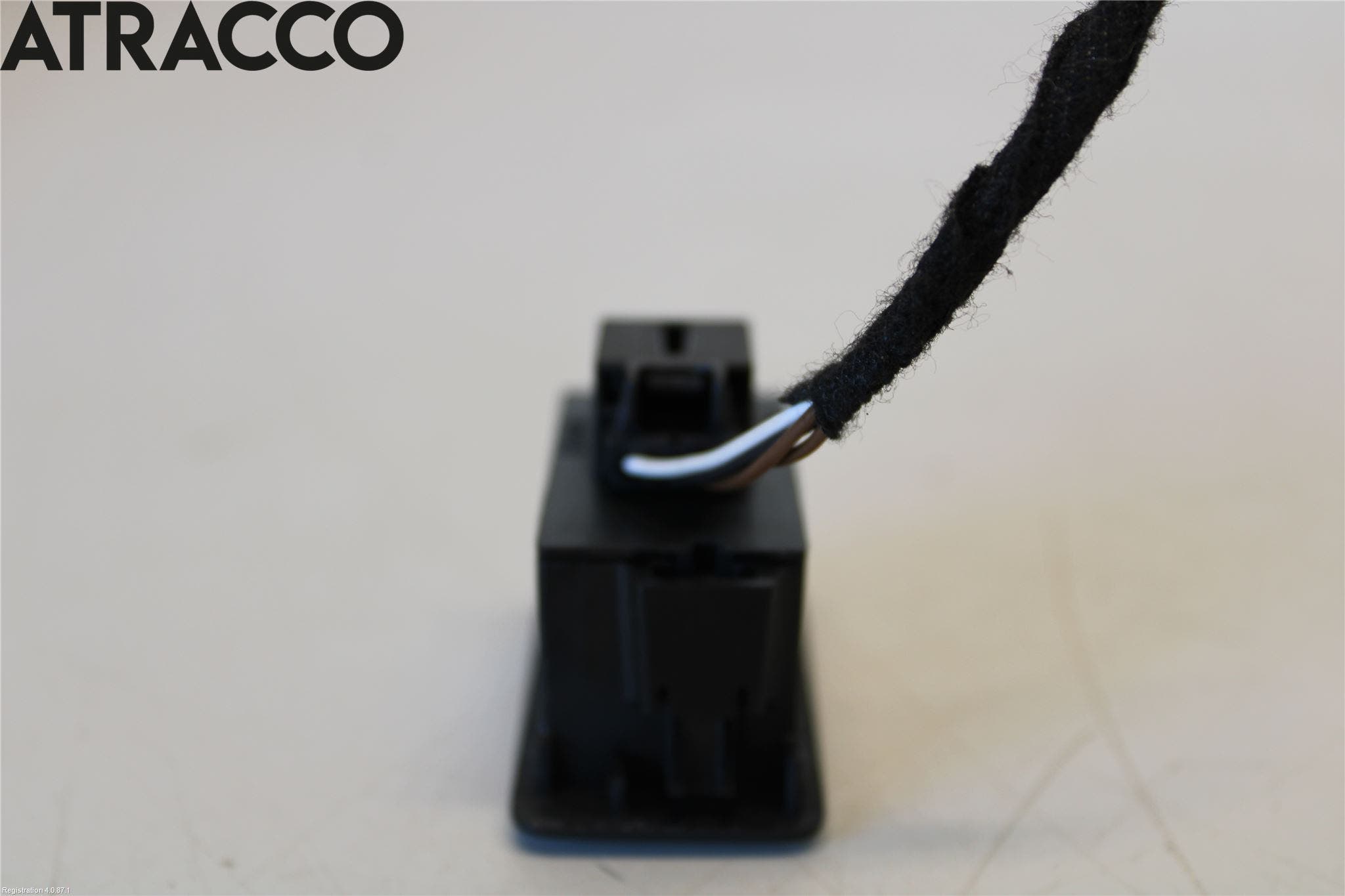 Audi A6 ALLROAD 12-18 Bryter Bakluke