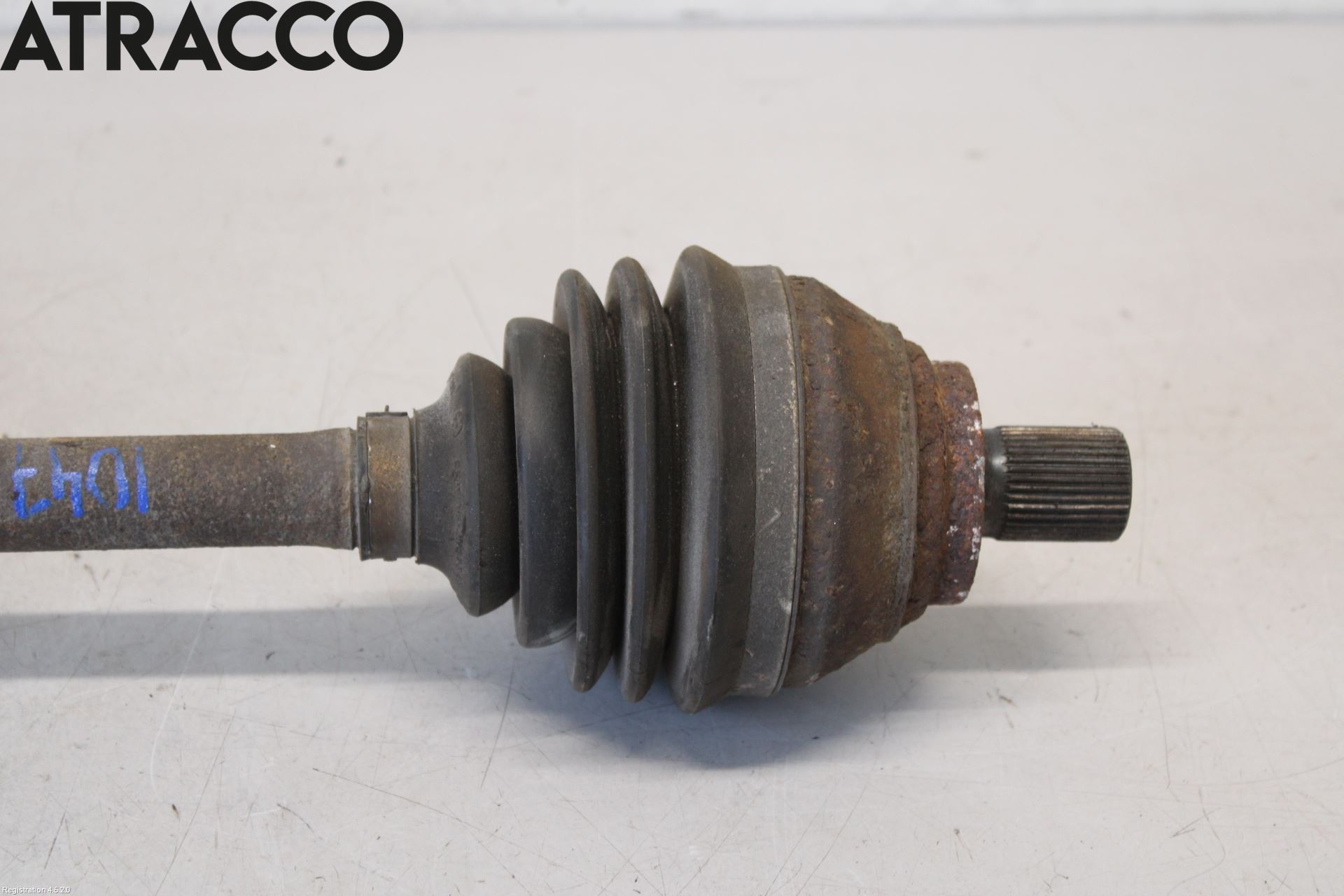 Volkswagen VW PASSAT 15-19 Drivaksel Foran Kompl Venstre