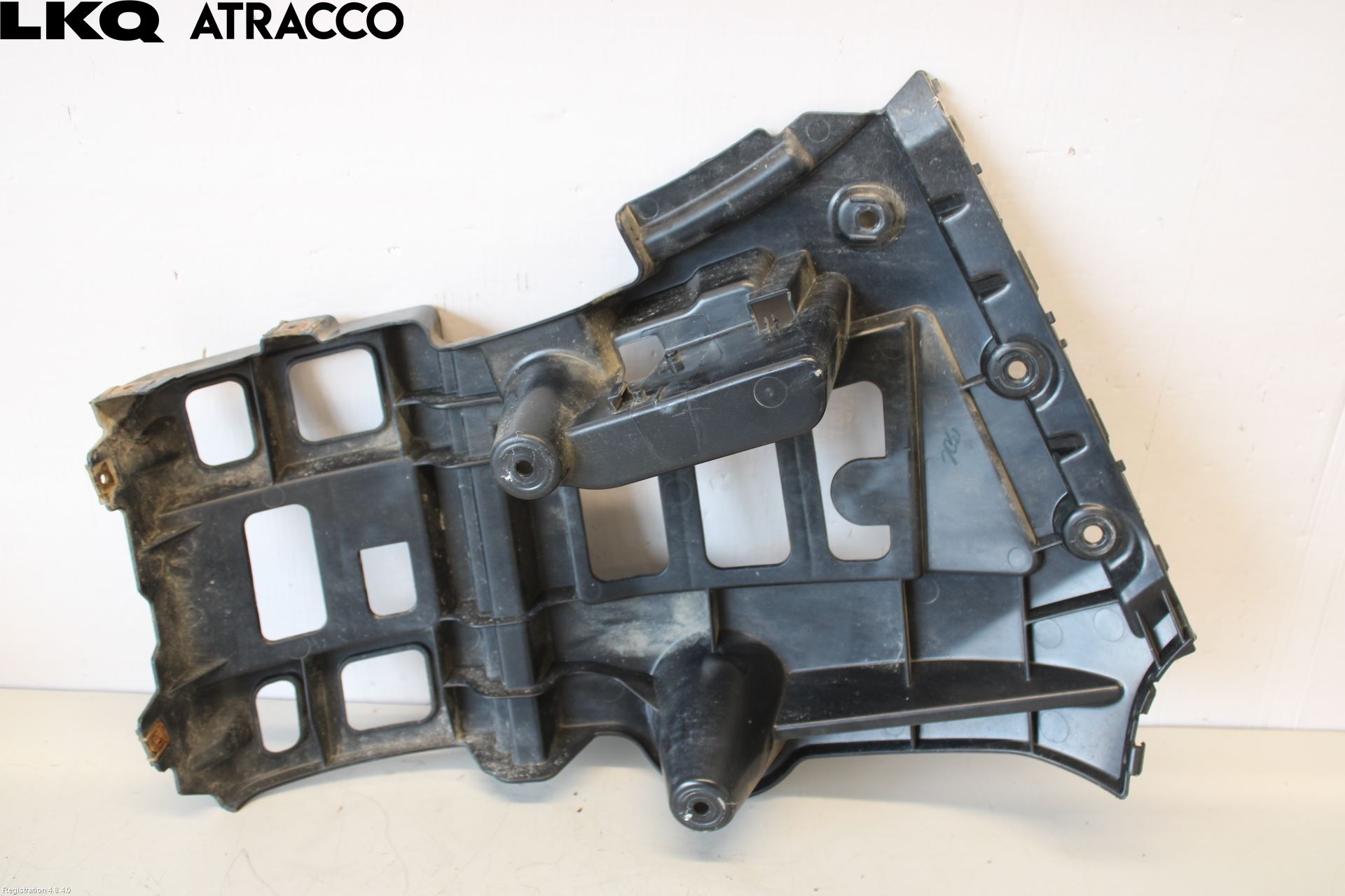 BMW X1 E84 10-15 Støtfangerfeste Bak Høyre