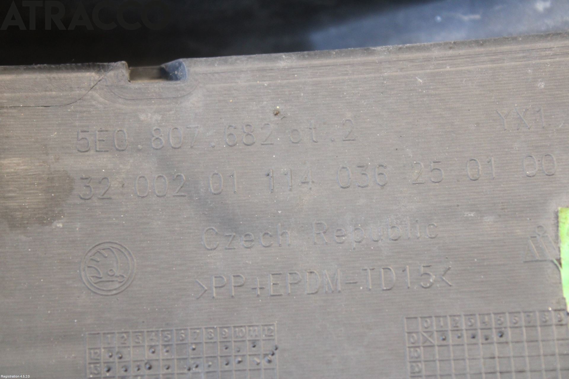 Skoda OCTAVIA (5E) 13-20 Grilldel Høyre