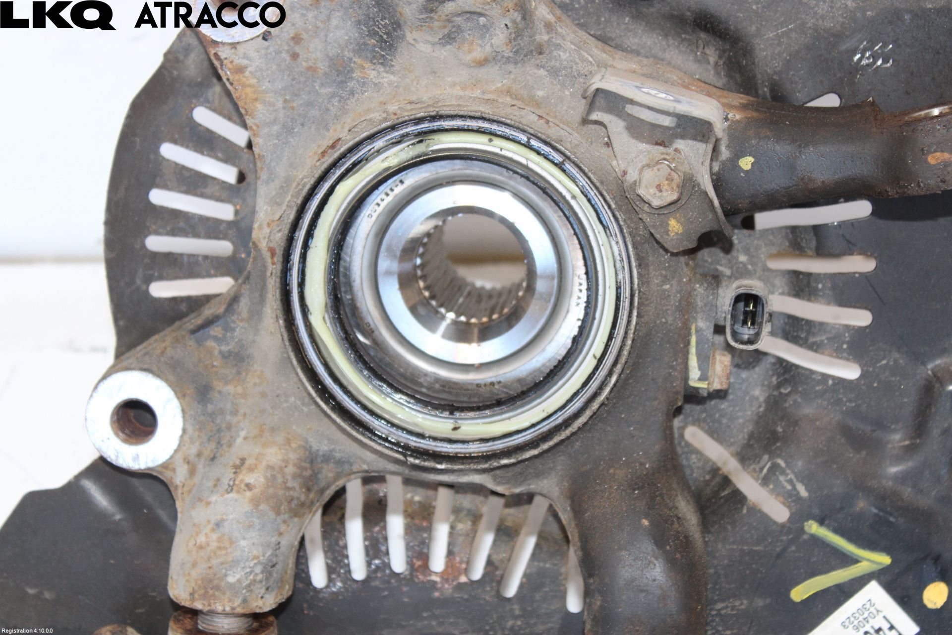 Toyota LANDCRUISER J150 10-23 Spindel Vf