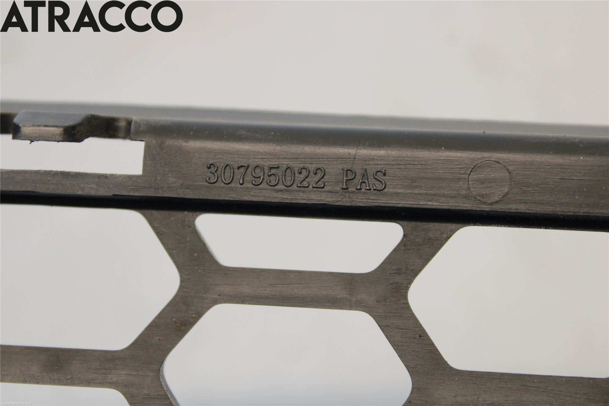 Volvo V60 11-13 Grilldel Midt