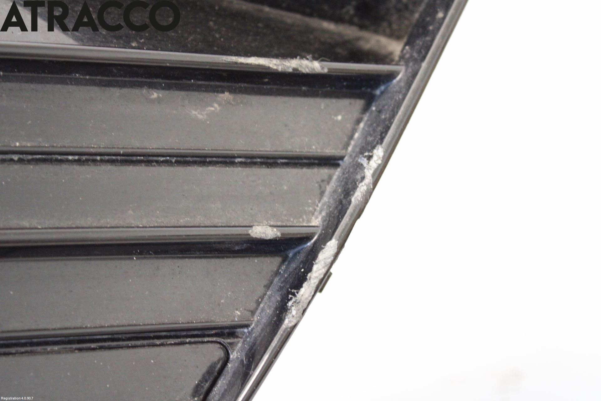 Toyota YARIS XP130 15-20 Grill Komplett