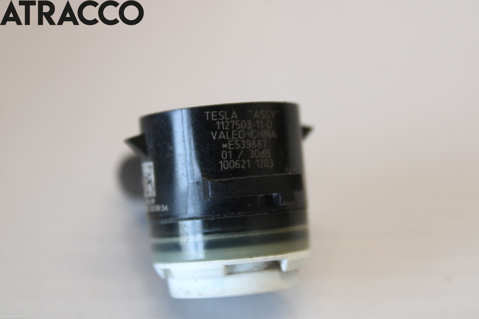 Tesla MODEL 3 17- Sensor Parkering Front