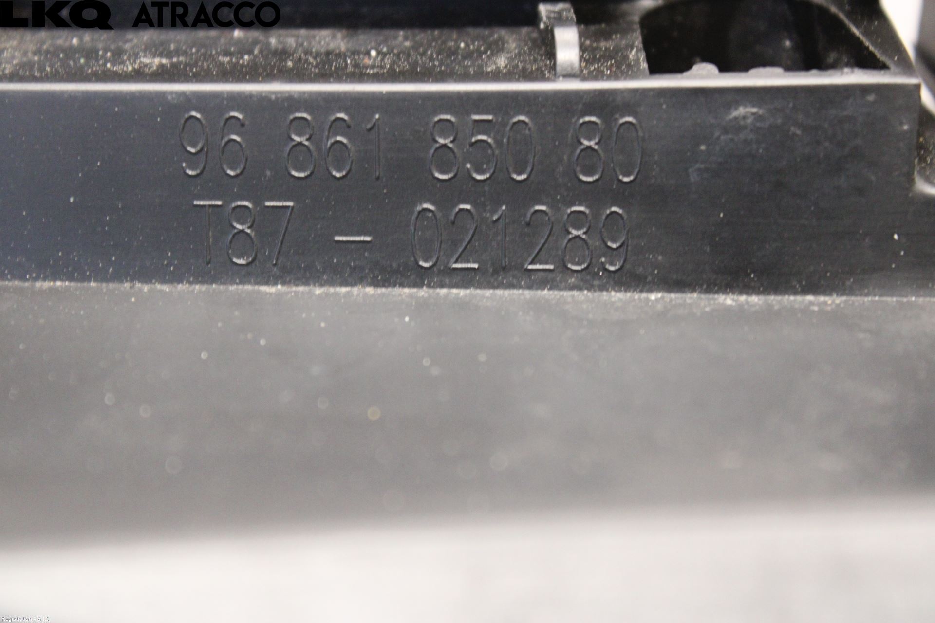 Peugeot 5008 10-16 Frontplate Øvre