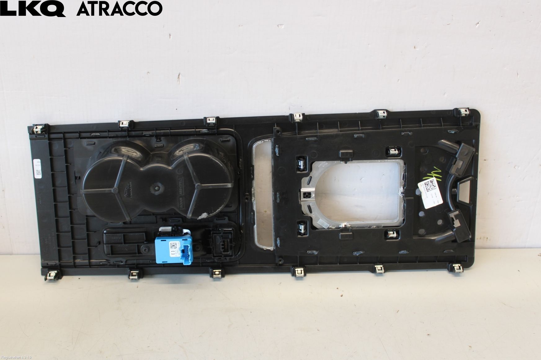 Jaguar XE (X760) 15-24 Instrumentkonsoll Midt