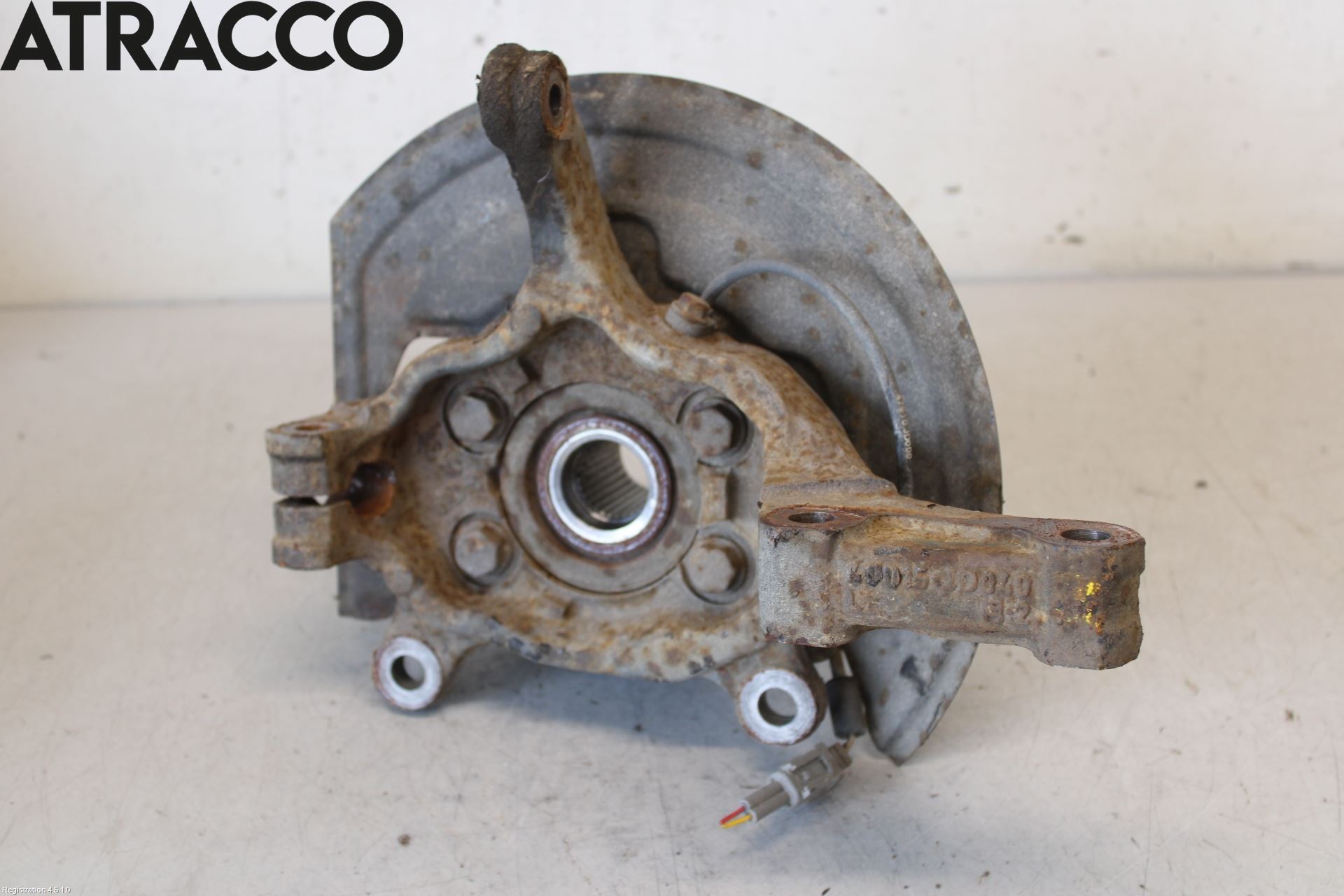 Nissan QASHQAI+2  10-14 Spindel Vf