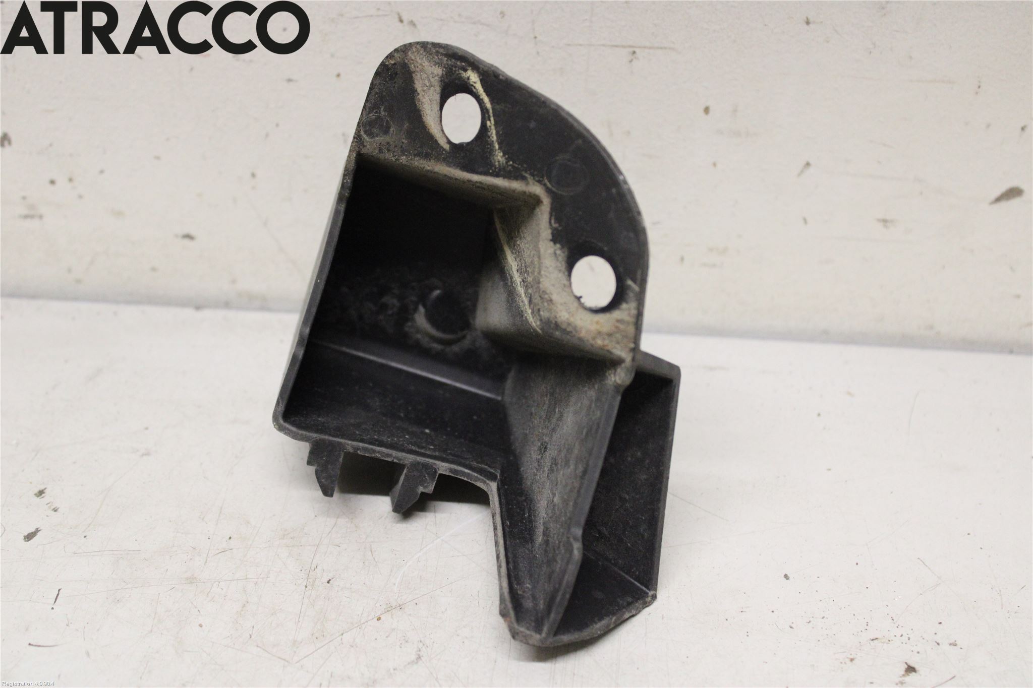 Ford FIESTA (VII) 18-23 Støtfanger Bak Feste