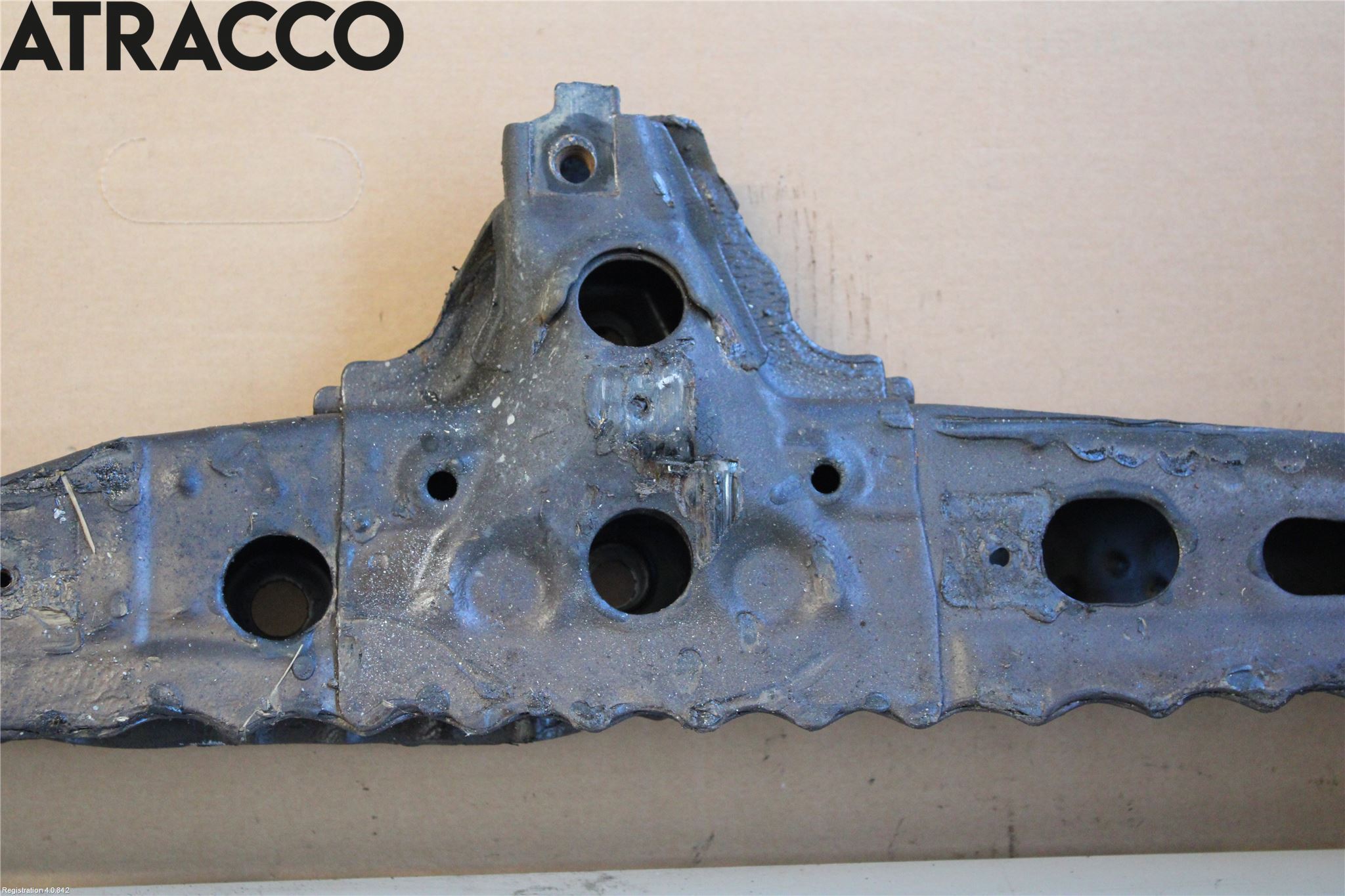 Toyota AURIS 13-19 Motorbjelke (Langs Gående )