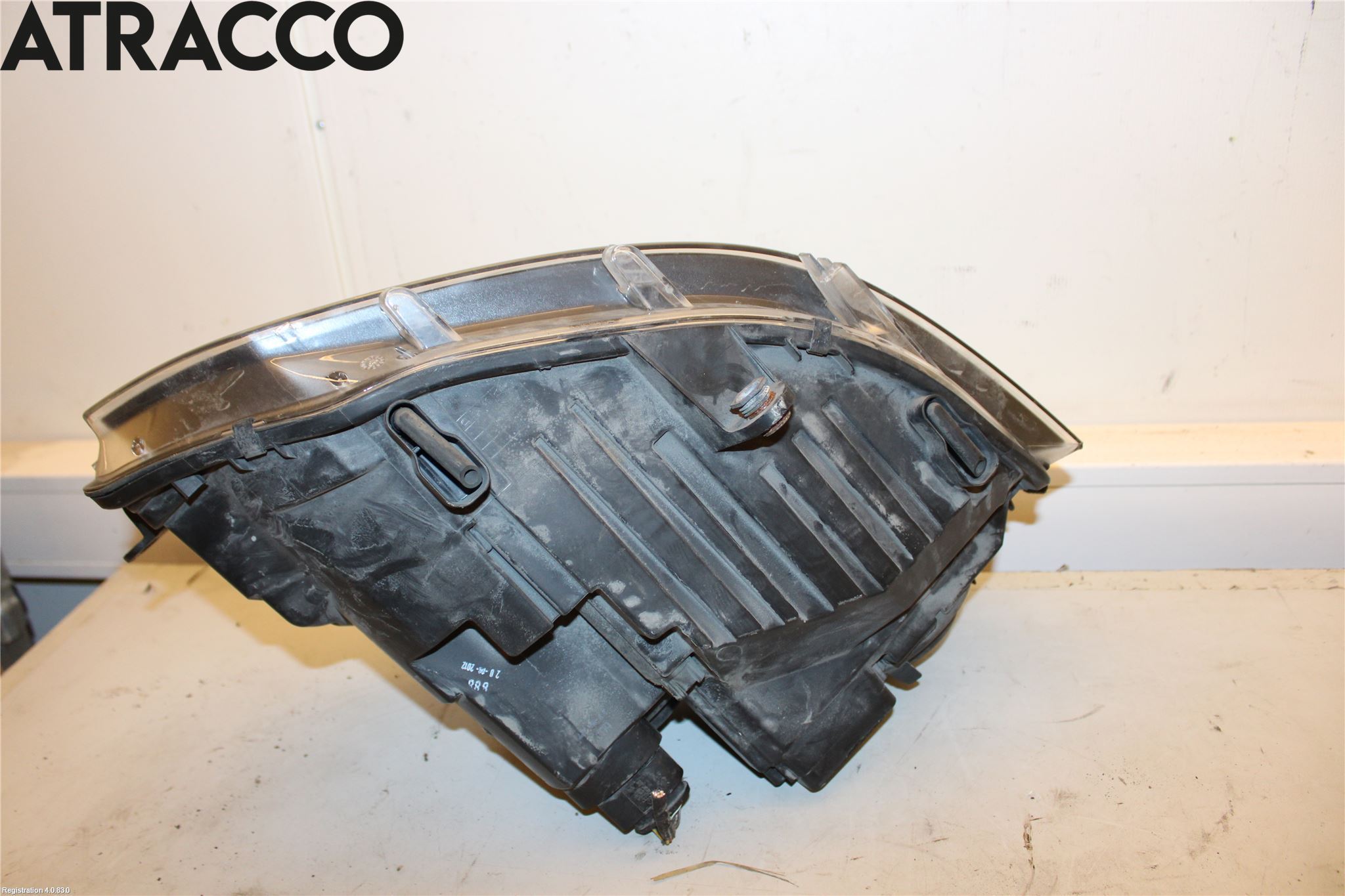 Volkswagen VW TRANSP/CARAVELLE (T5) 04-15 Frontlykt Venstre