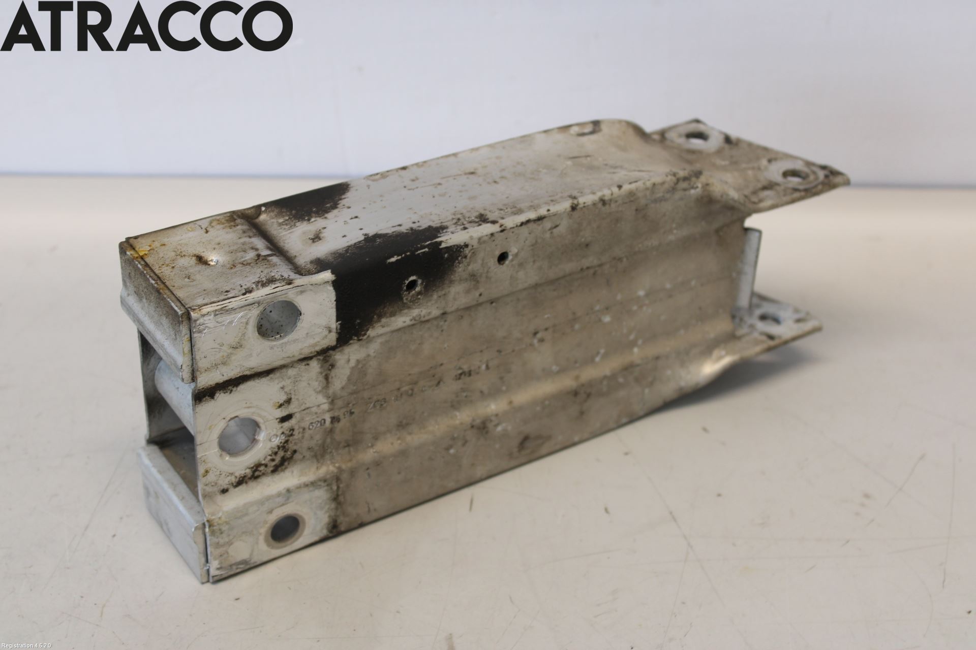 Mercedes-Benz MB E-KLASS (W212) 09-16 Støtfanger Foran Feste